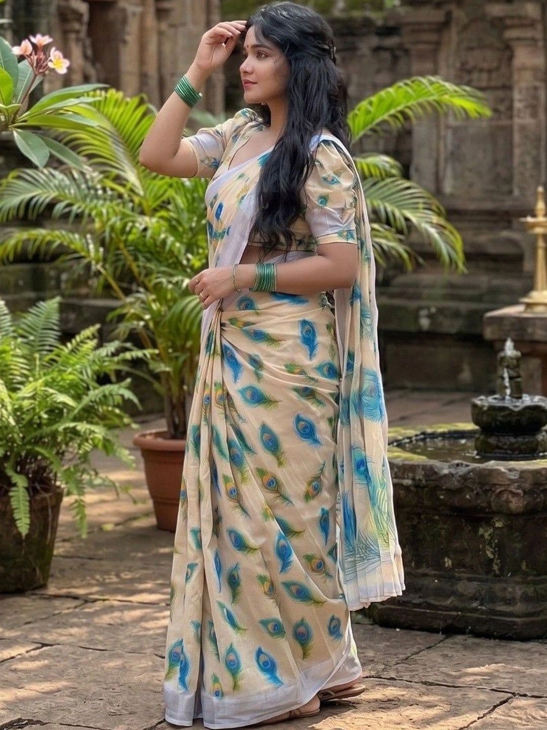 JUICE BEAUTY Woven Design Zari Linen Blend Saree thumbnail 2