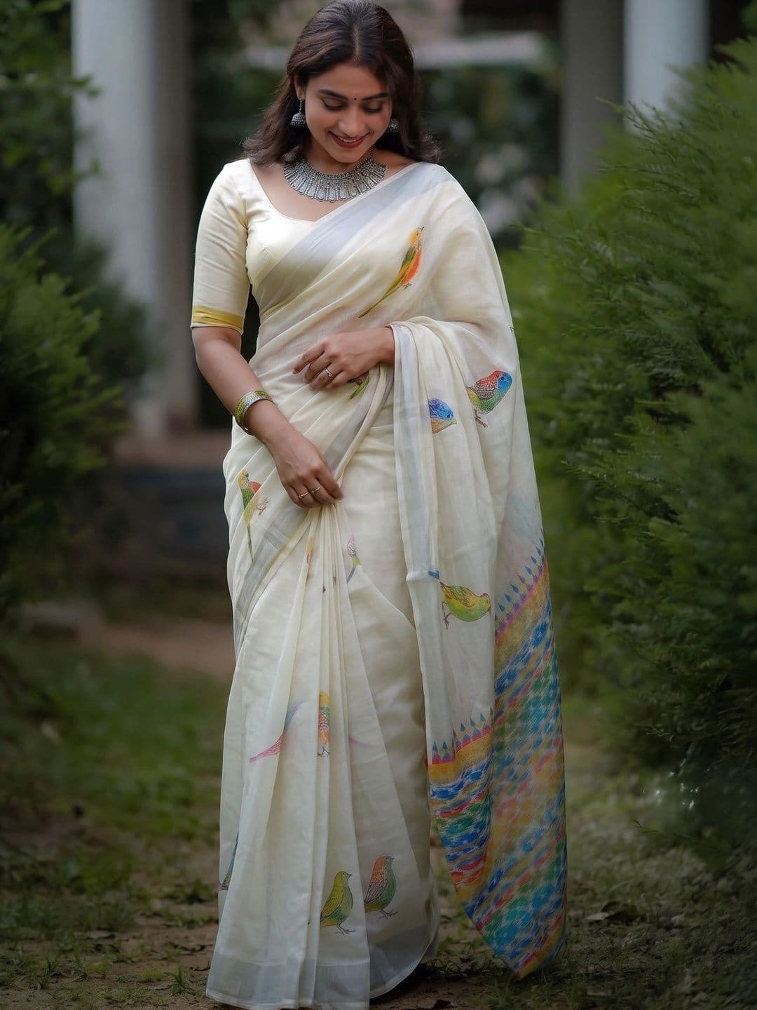 Eecoo Woven Design Zari Linen Blend Saree - view 1