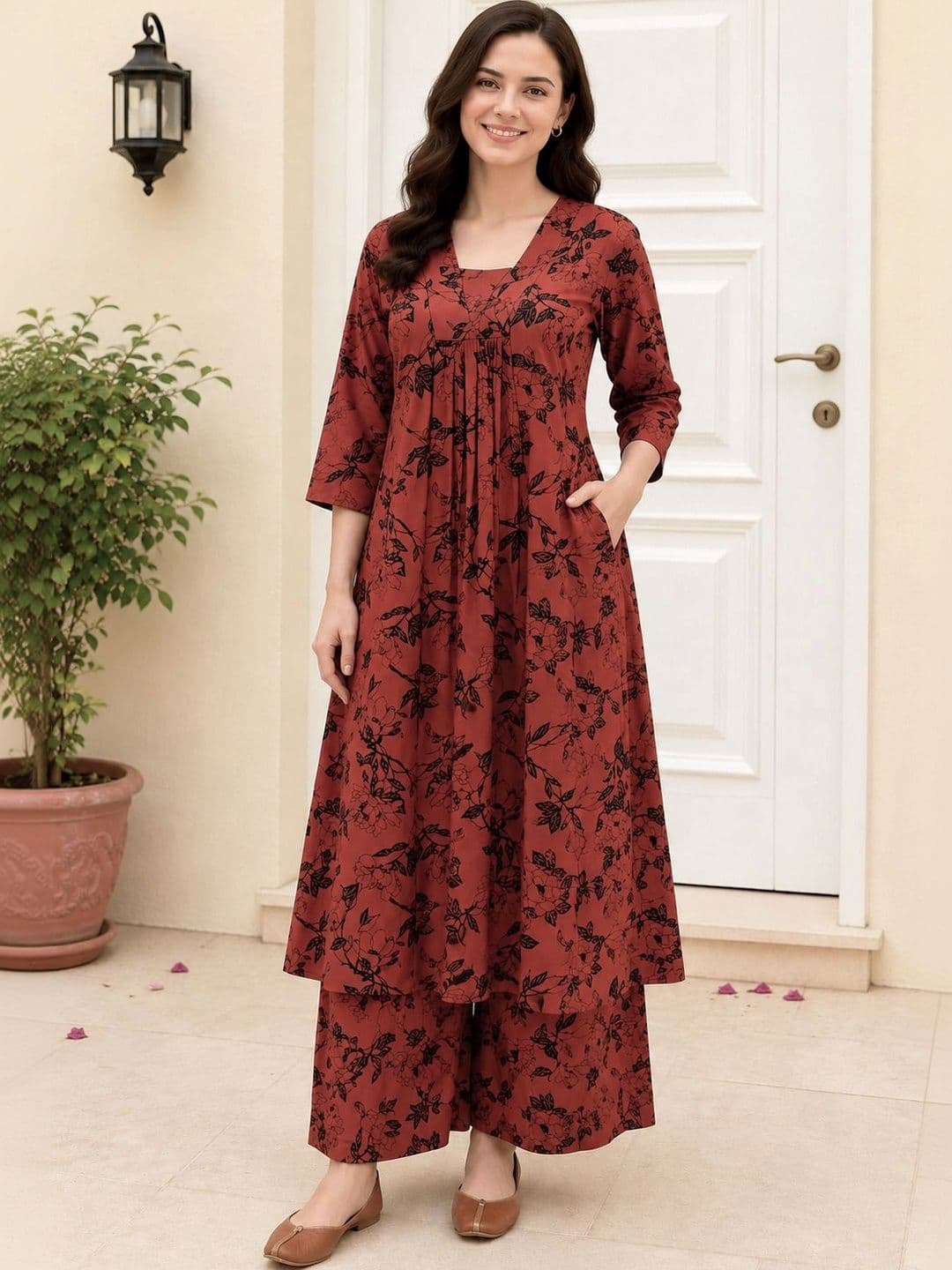HIVA TRENDZ Women Floral Printed Regular Kurta with Palazzos - view 1