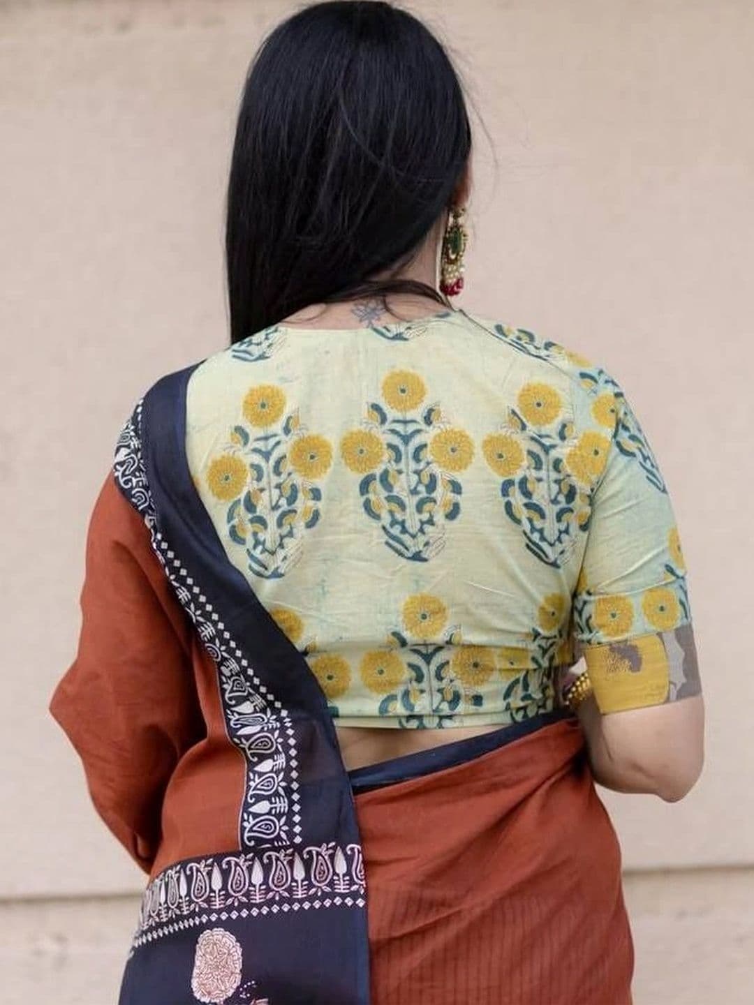 Arozi Striped Zari Linen Blend Saree thumbnail 7