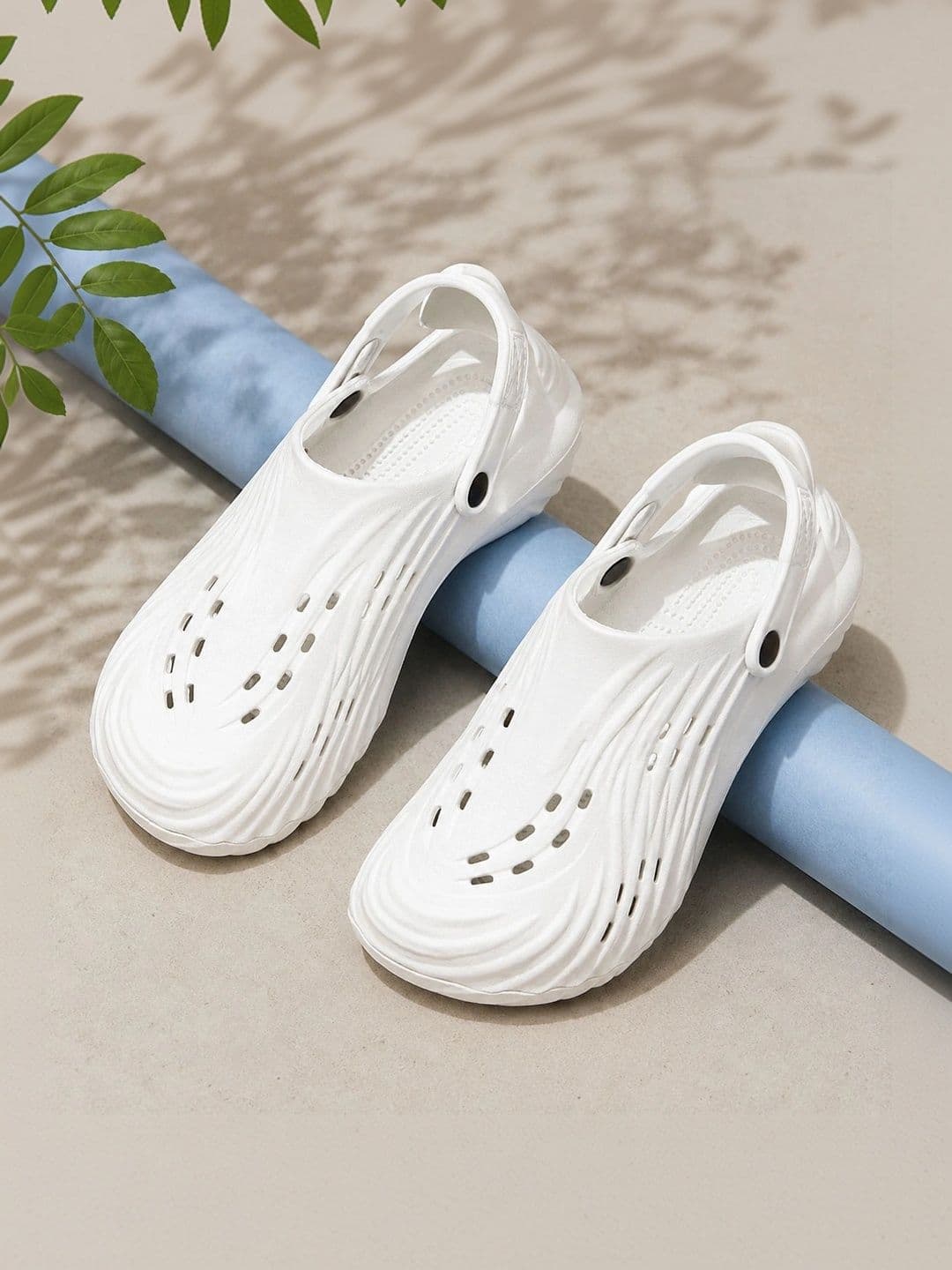 HRX by Hrithik Roshan Men Self Design Eva upper Clogs thumbnail 7