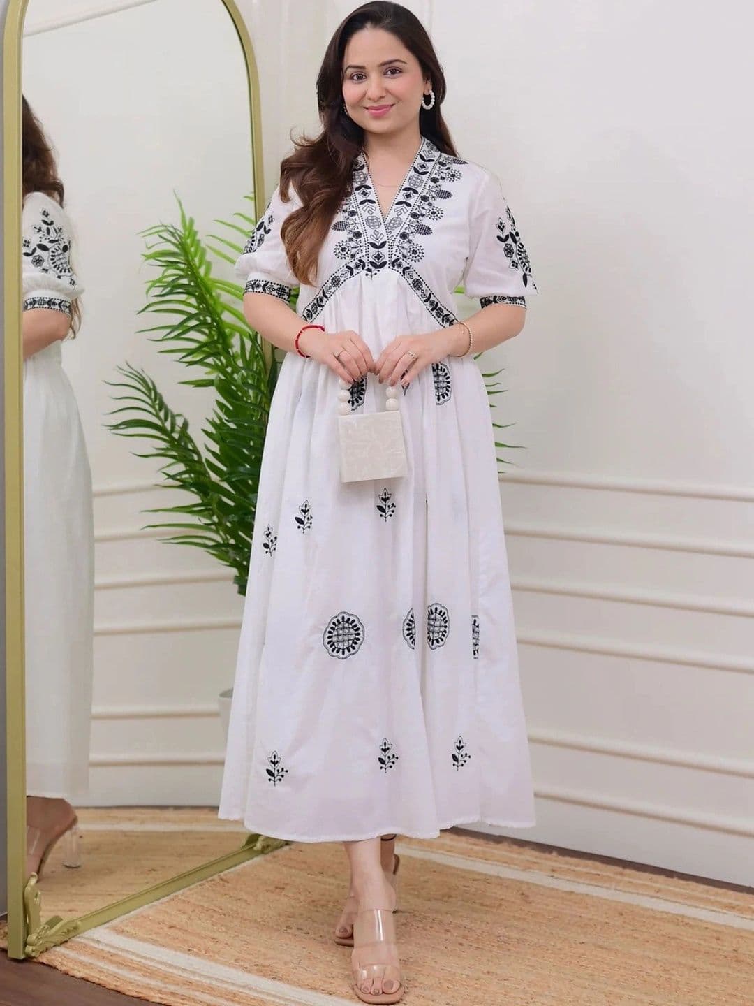 Sangria Women Ethnic Motifs Embroidered Thread Work Anarkali Kurta - view 1