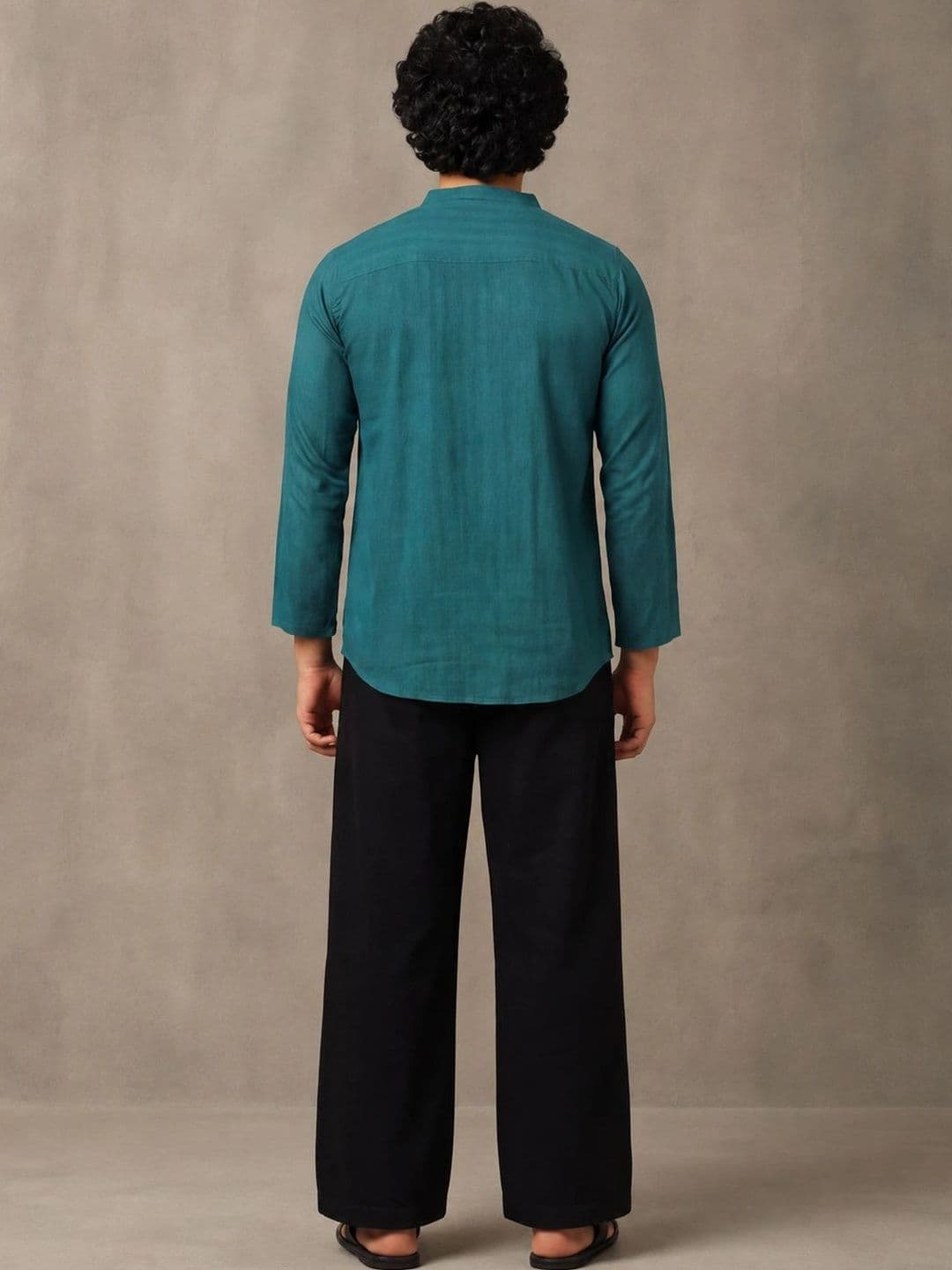 Navibhu Woven Design Solid Cotton Handloom Mandarin Collar Short Kurta thumbnail 3