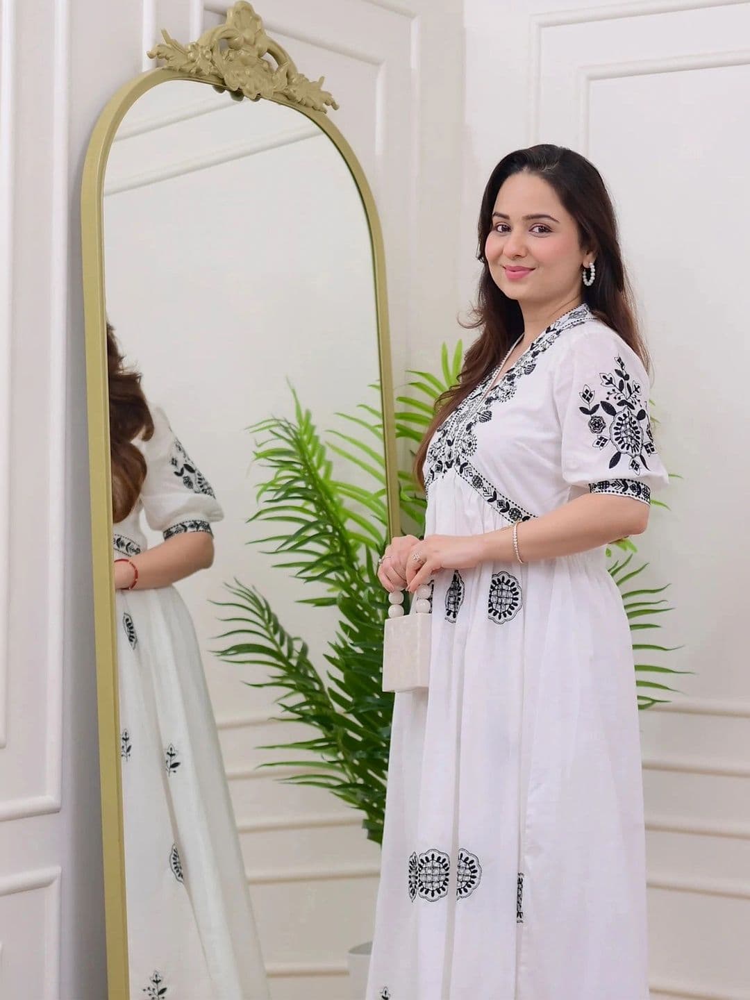 Sangria Women Ethnic Motifs Embroidered Thread Work Anarkali Kurta thumbnail 5