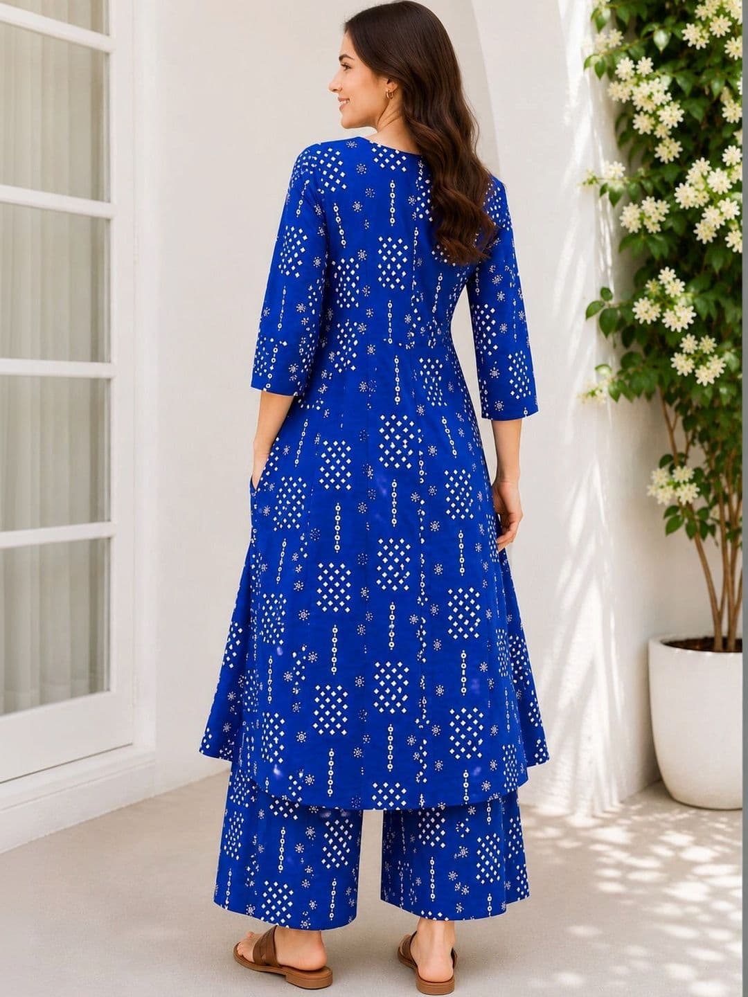 HIVA TRENDZ Women Printed Empire Kurta with Palazzos thumbnail 4