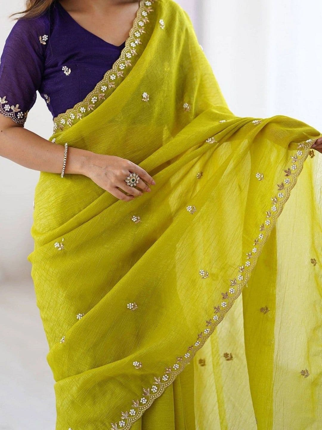 KALINI Ethnic Motifs Embroidered Silk Blend Saree thumbnail 3