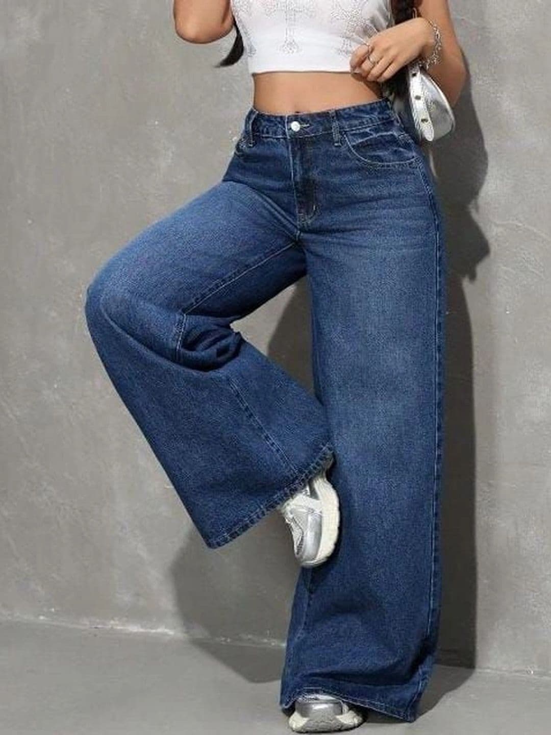 Encrypt Women High-Rise Light Fade Jeans thumbnail 4