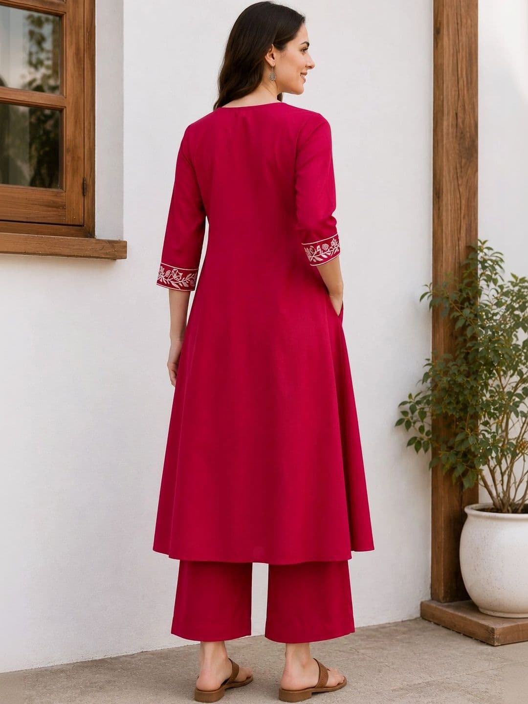 EVANORA Women Floral Embroidered Empire Thread Work Kurta with Palazzos thumbnail 5