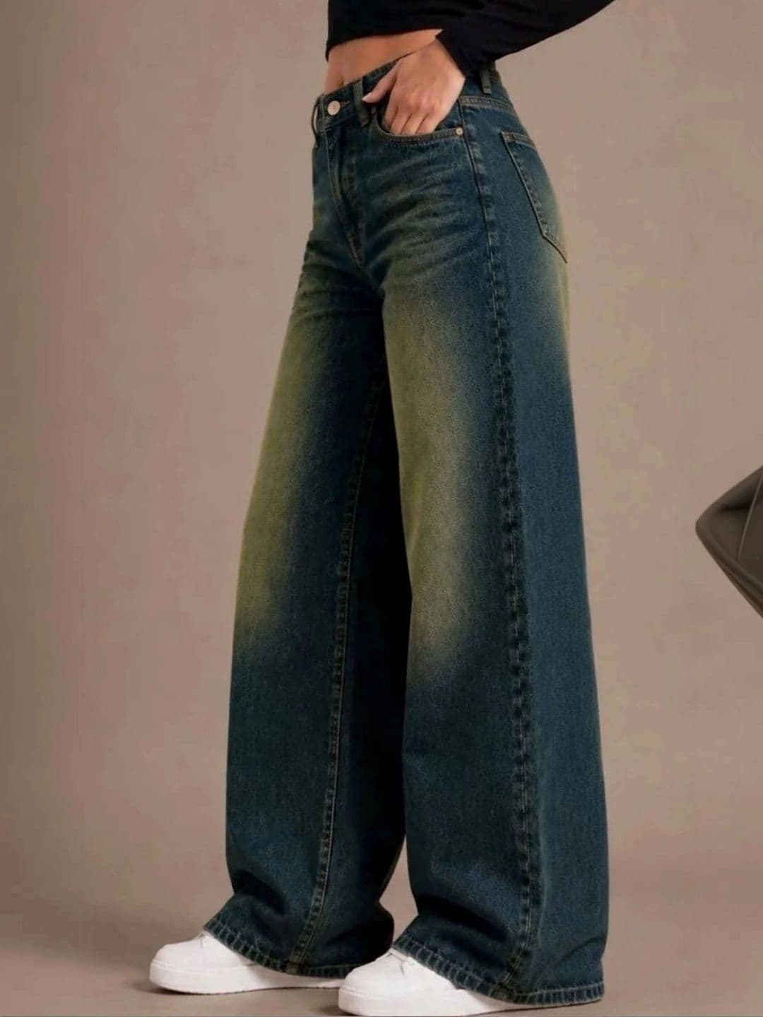 Encrypt Women High-Rise Light Fade Jeans thumbnail 4