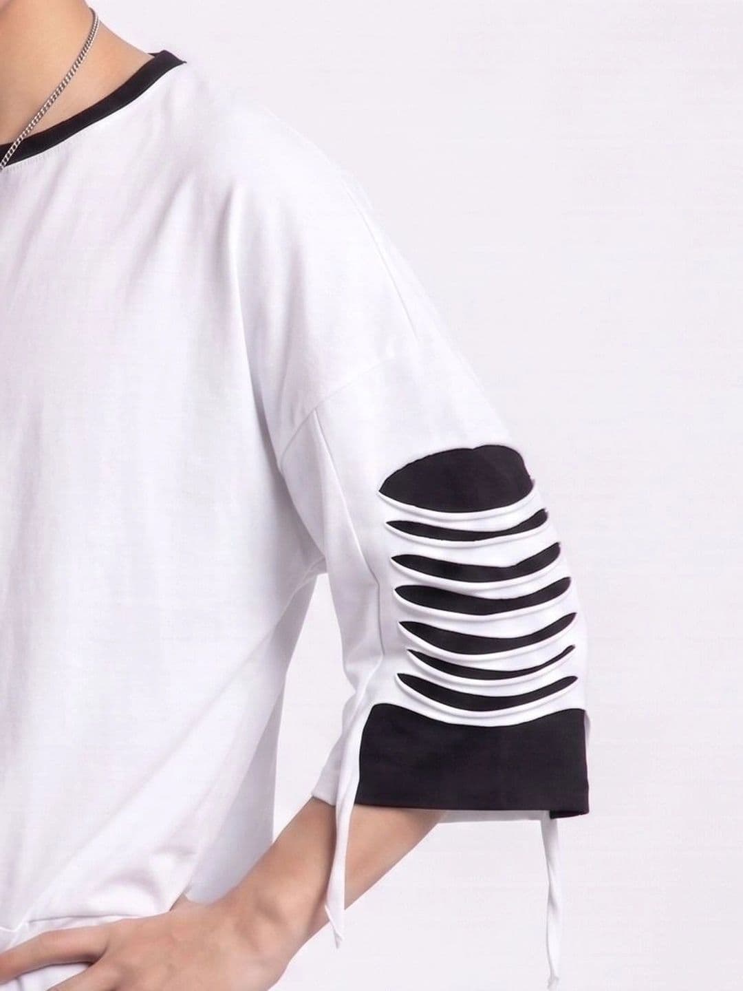 A2R FASHION Men Colourblocked T-shirt thumbnail 4