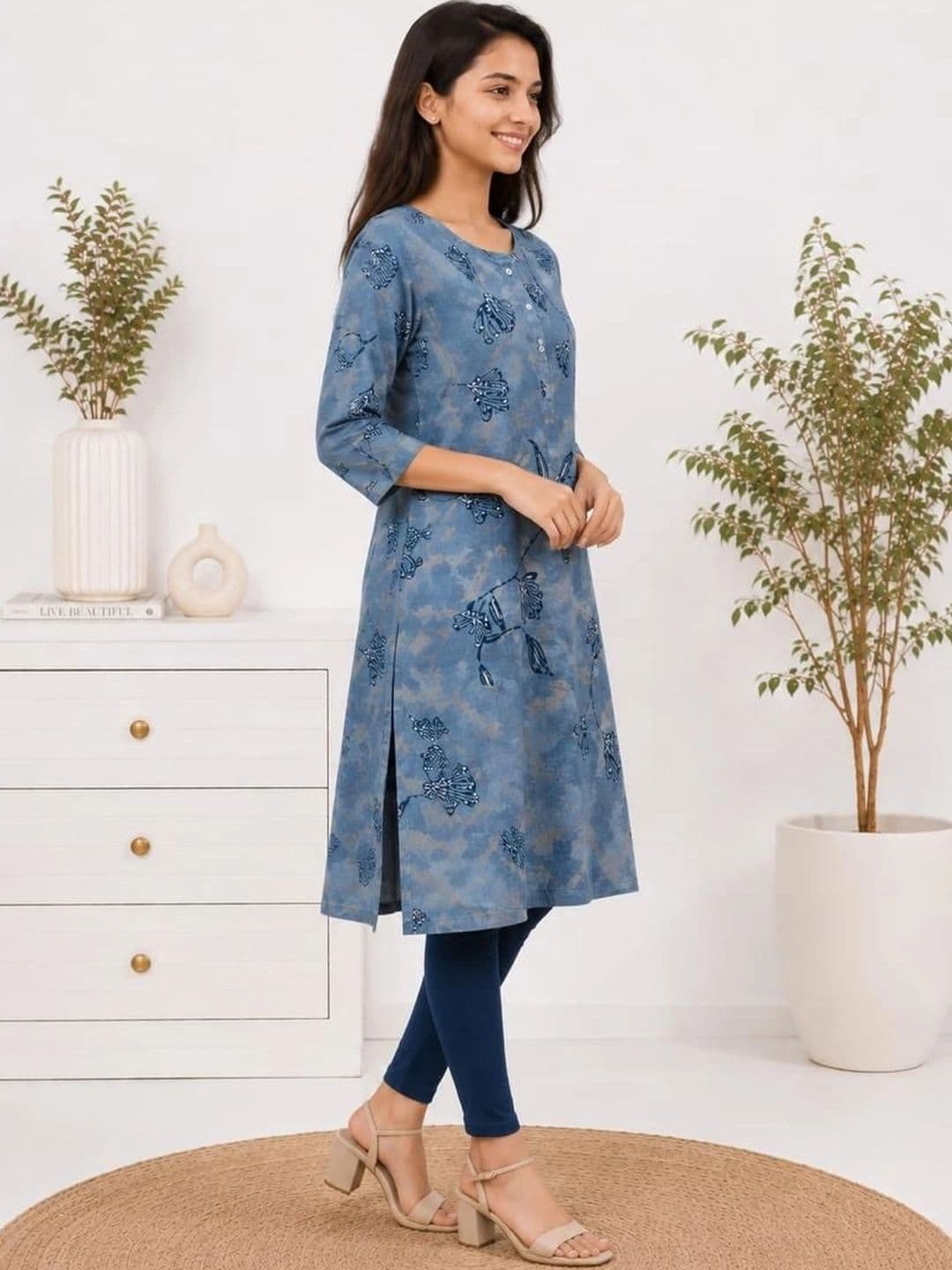 SHIFZ Women Floral Printed Round Neck Kurta thumbnail 5