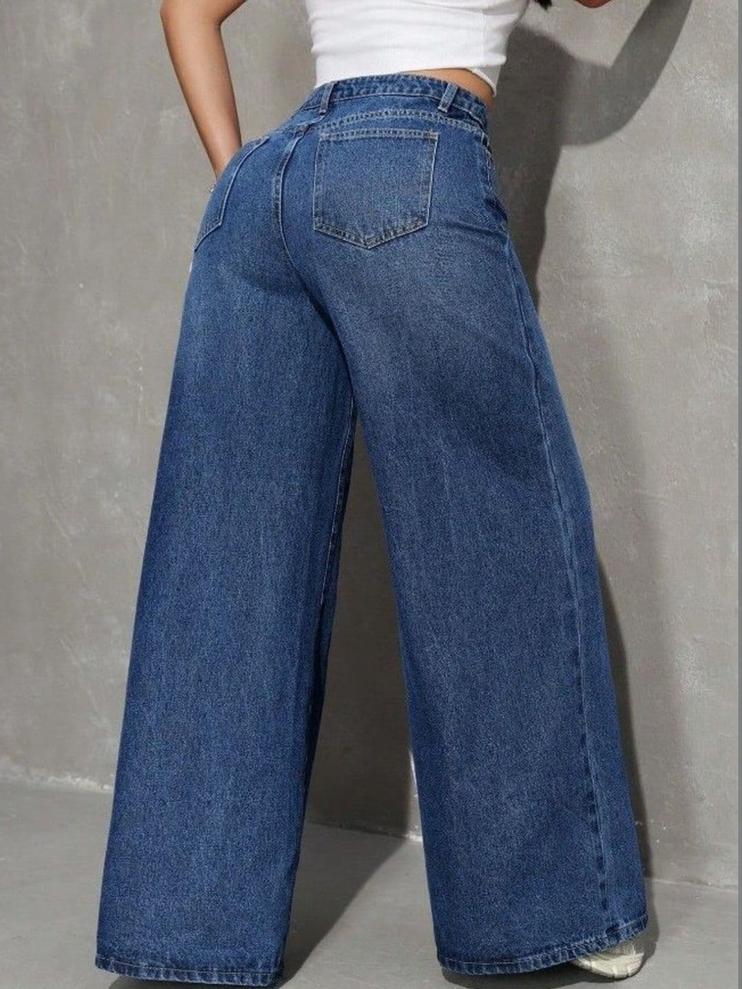 Encrypt Women High-Rise Light Fade Jeans thumbnail 2