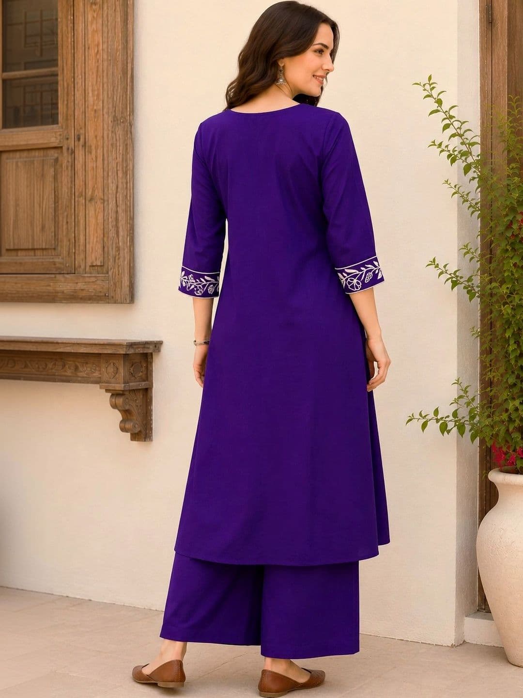 EVANORA Women Floral Embroidered Empire Thread Work Kurta with Palazzos thumbnail 5