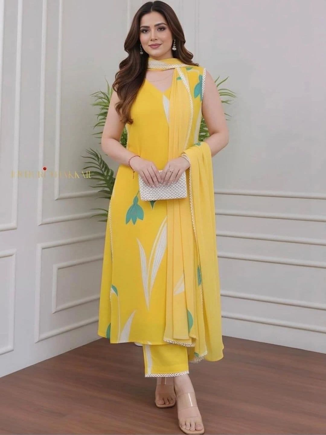 Chhipa Prints Women Floral Printed Regular Kurta with Trousers & With Dupatta - view 1