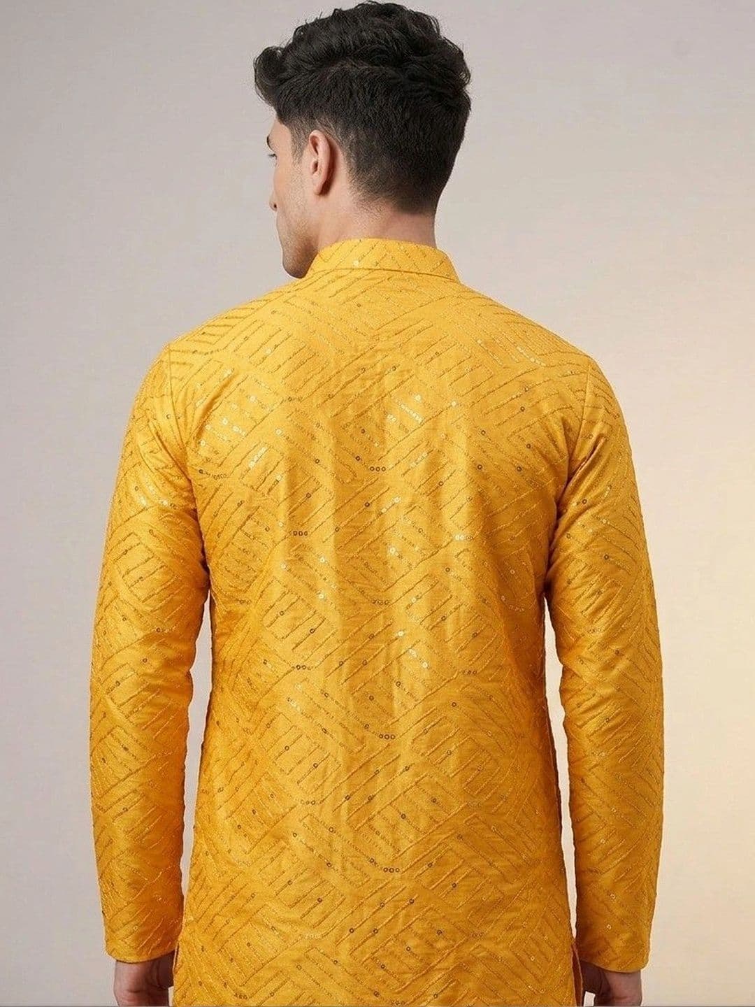 Rajkuwar Men Geometric Embellished Sequinned Kurta thumbnail 3