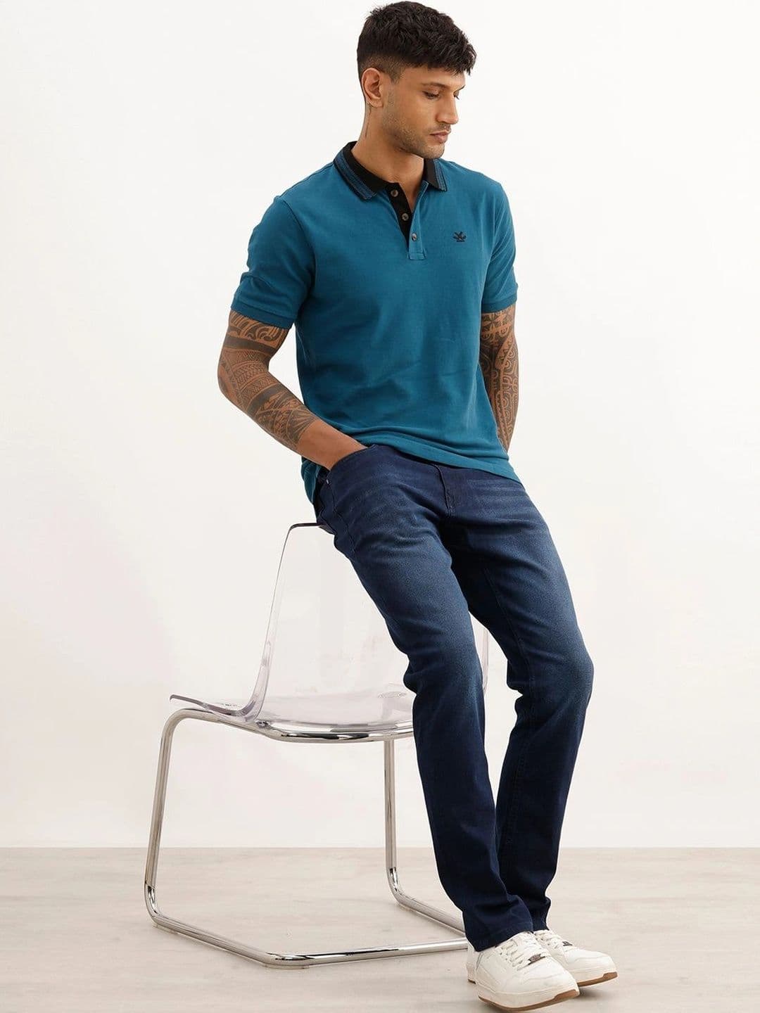 WROGN Men Slim Fit High-Rise Low Distress Light Fade Stretchable Jeans thumbnail 3