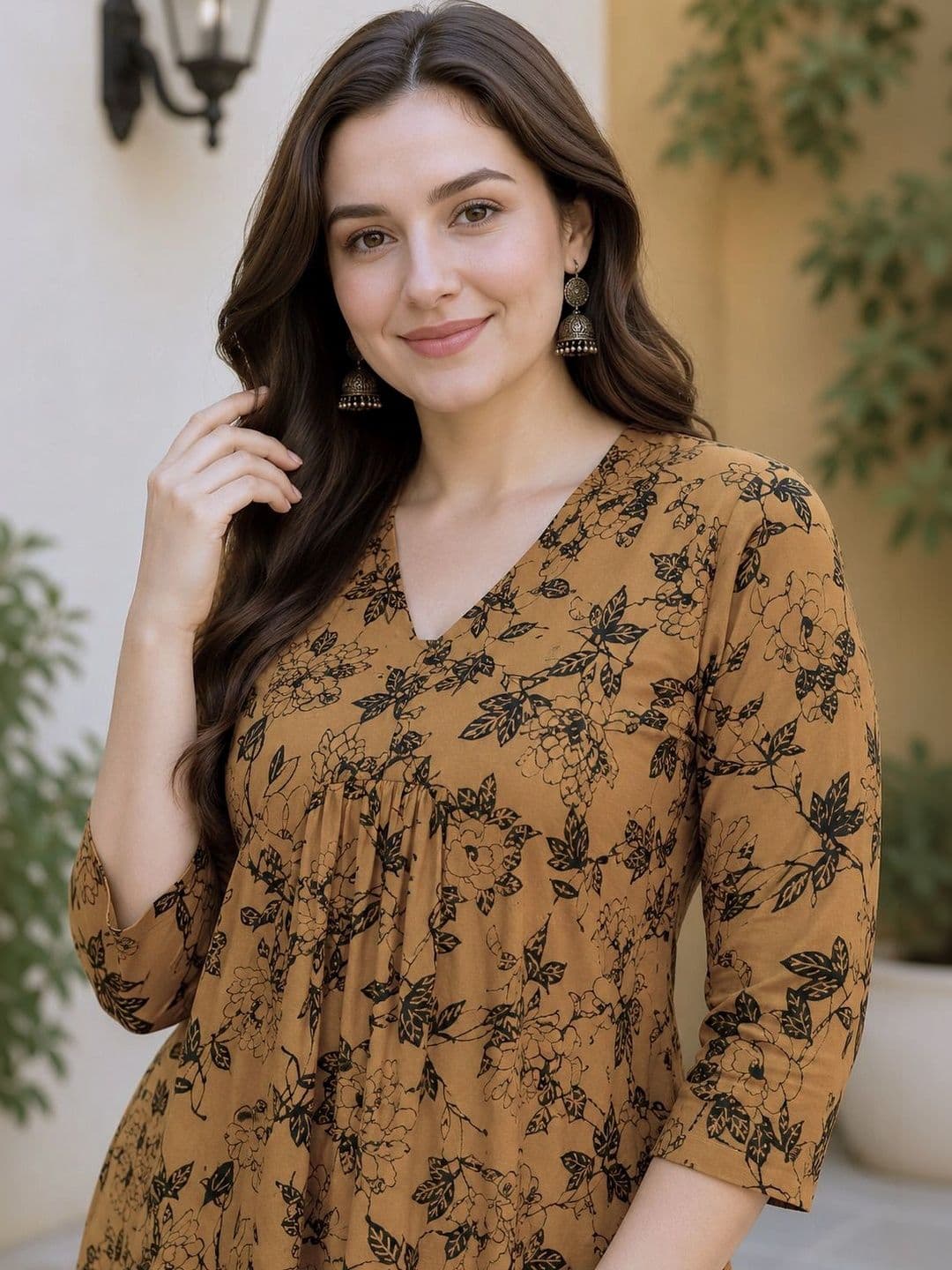 EVANORA Women Floral Printed Regular Kurta with Palazzos thumbnail 2