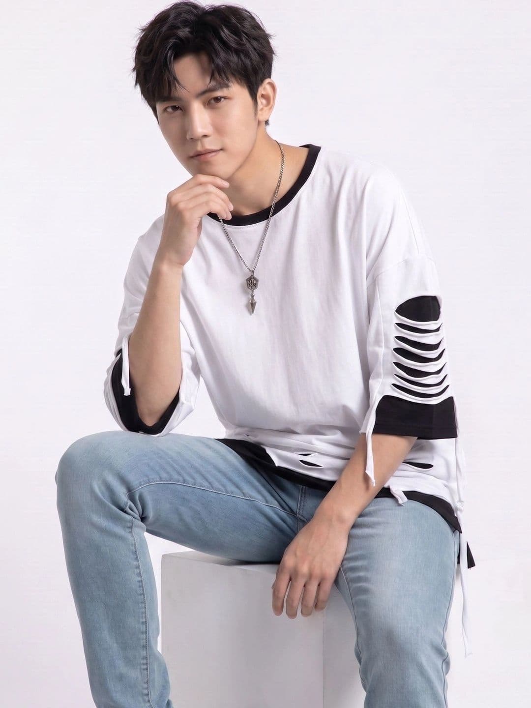 A2R FASHION Men Colourblocked T-shirt thumbnail 3