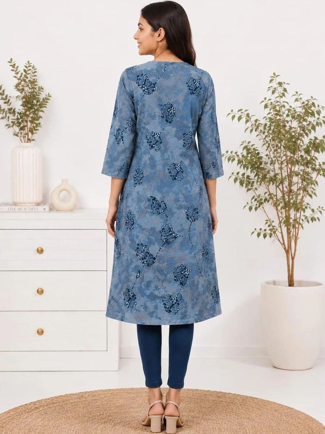 SHIFZ Women Floral Printed Round Neck Kurta thumbnail 4