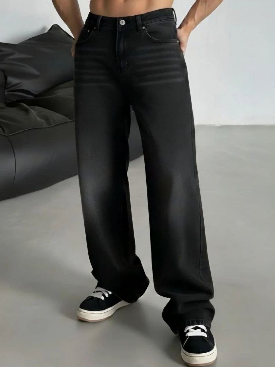 KIYANA IMITATION Men Comfort Straight Fit Mid-Rise Low Distress Jeans thumbnail 5