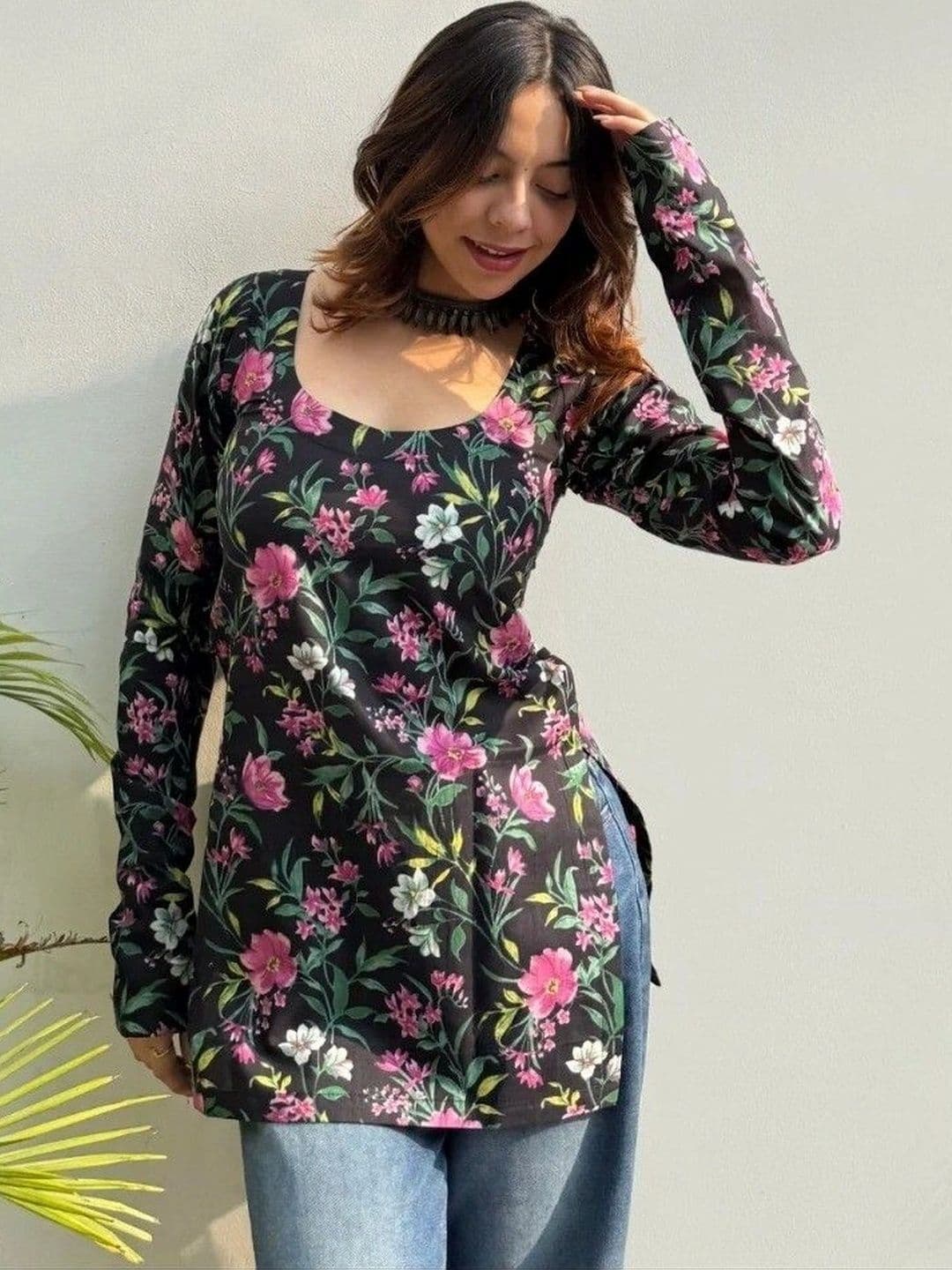 Sangria Women Floral Printed Floral Kurta thumbnail 5
