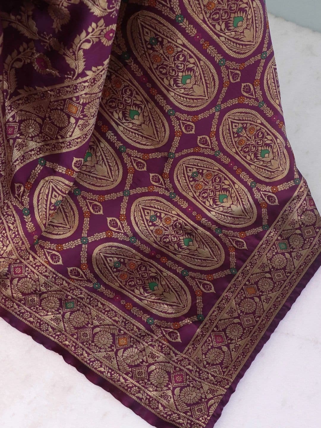 Peachmode Woven Design Zari Art Silk Handloom Banarasi Saree thumbnail 3
