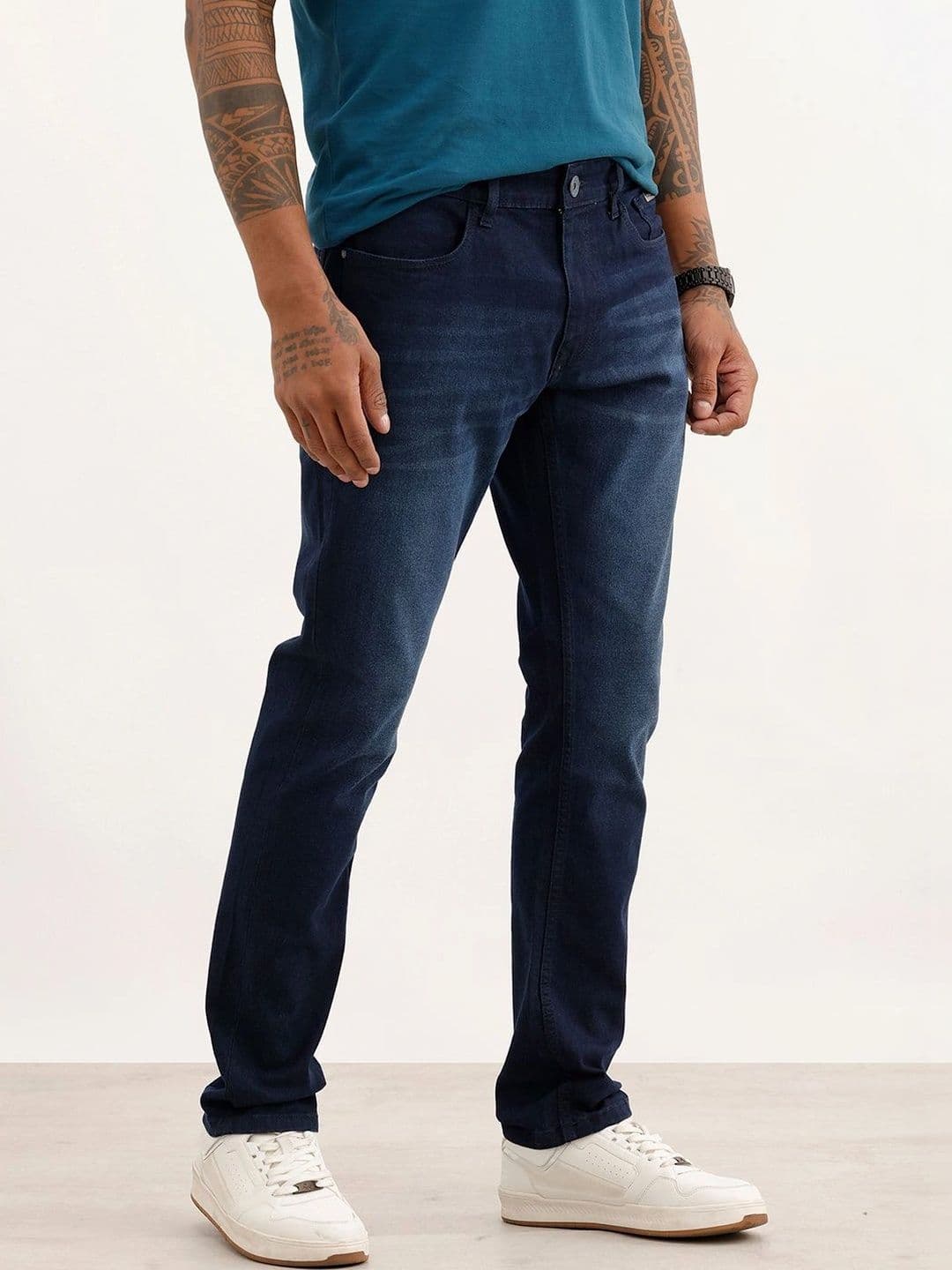 WROGN Men Slim Fit High-Rise Low Distress Light Fade Stretchable Jeans thumbnail 4