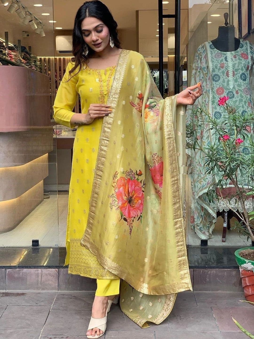 Glamelab Women Ethnic Motifs Regular Kurta with Trousers & With Dupatta - view 1