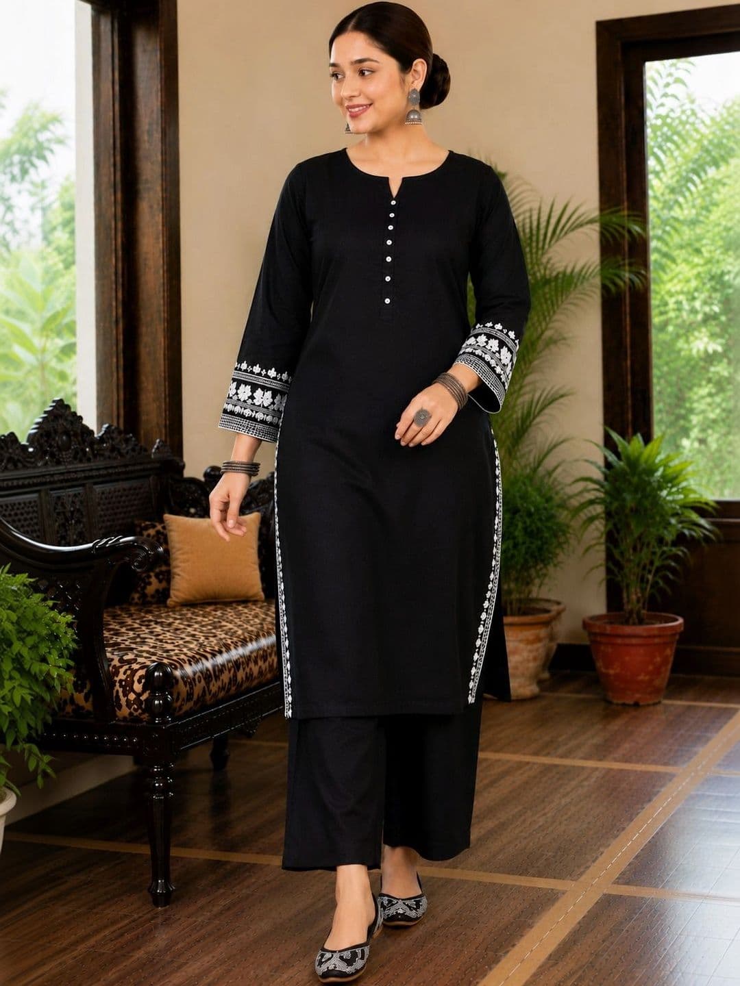 Visaru Women Ethnic Motifs Embroidered Regular Thread Work Kurta with Palazzos - view 1