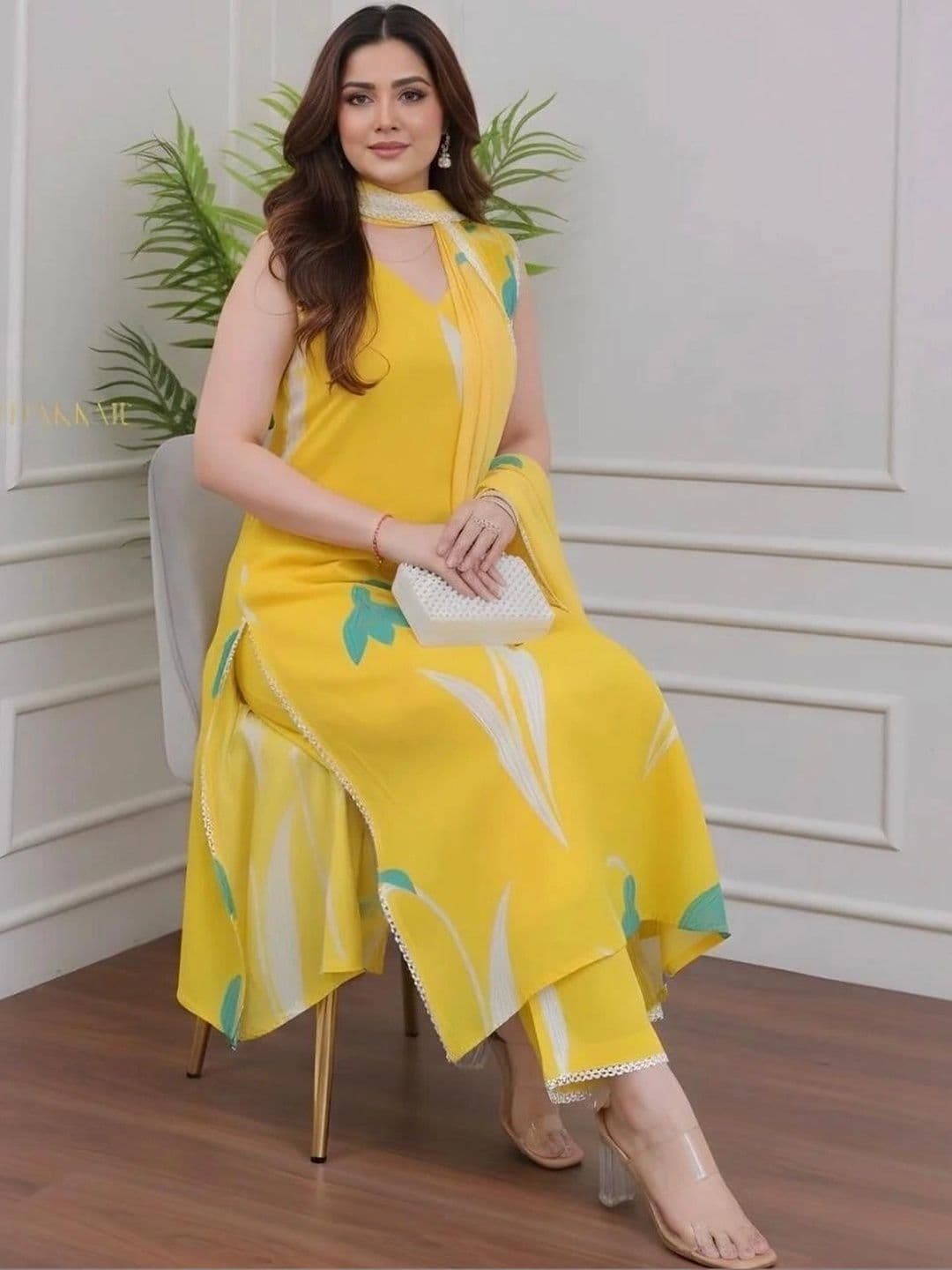 Chhipa Prints Women Floral Printed Regular Kurta with Trousers & With Dupatta thumbnail 5