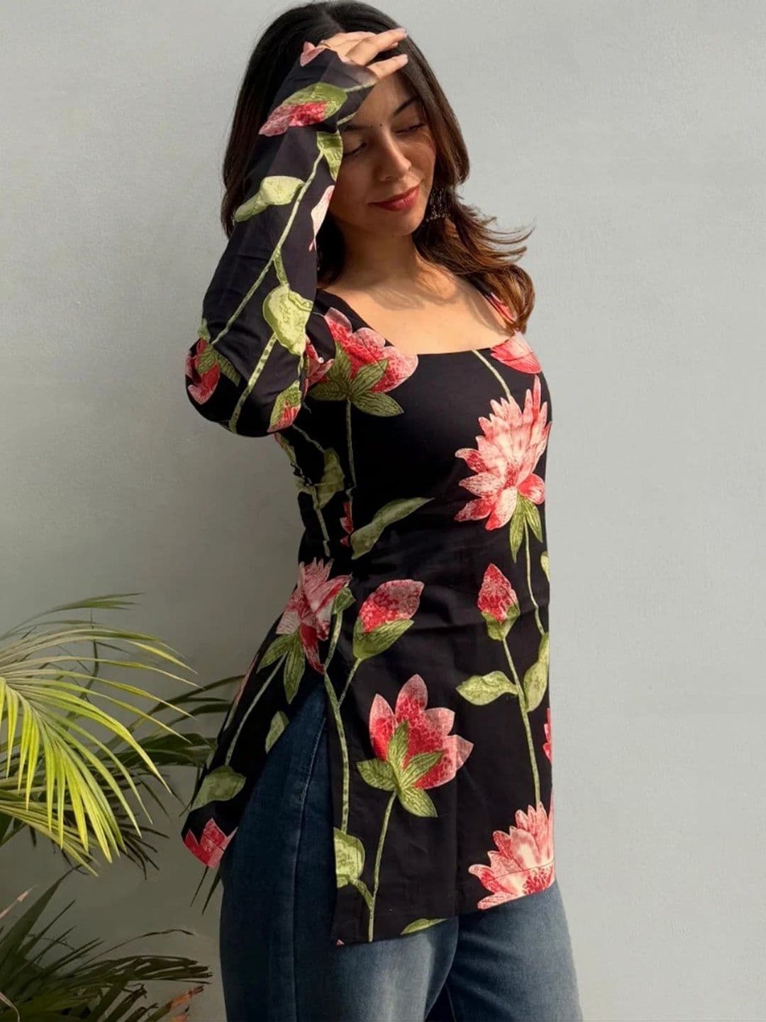 Sangria Women Floral Printed Floral Kurta thumbnail 5