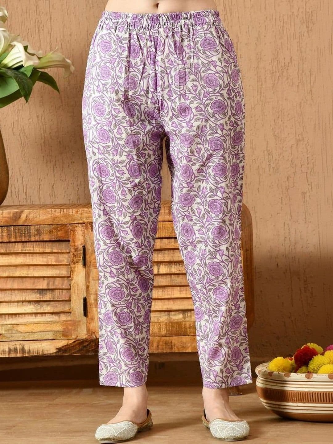 Anouk Women Floral Printed Regular Pure Cotton Kurta with Trousers & With Dupatta thumbnail 2