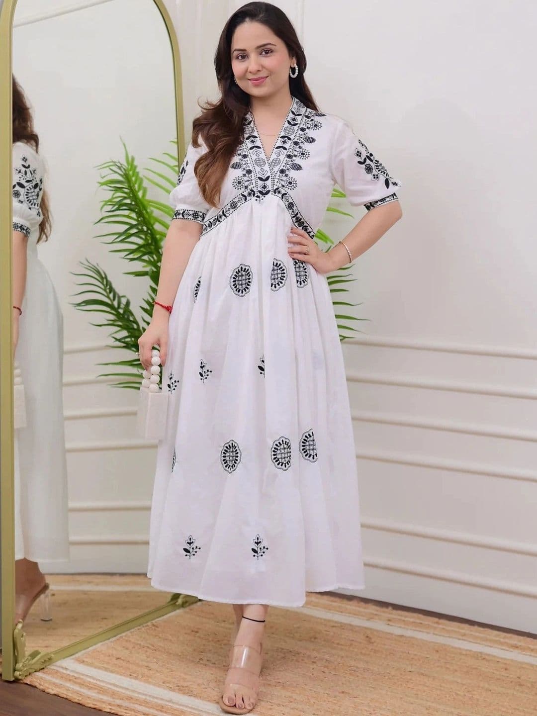 Sangria Women Ethnic Motifs Embroidered Thread Work Anarkali Kurta thumbnail 7