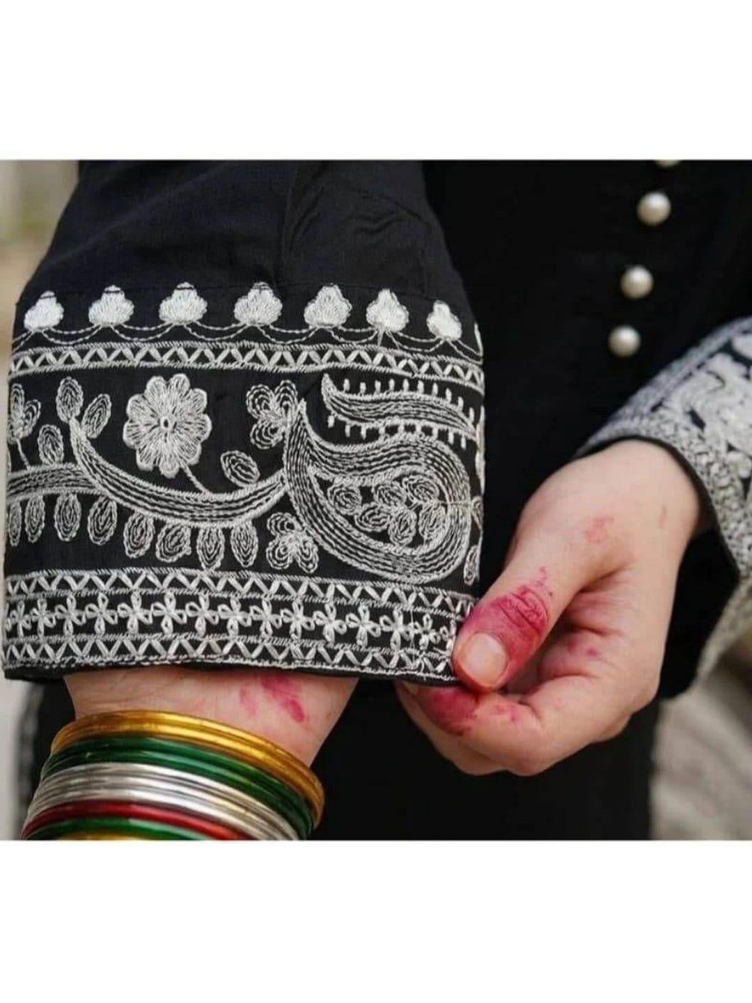 Visaru Women Ethnic Motifs Embroidered Regular Thread Work Kurta with Palazzos thumbnail 6
