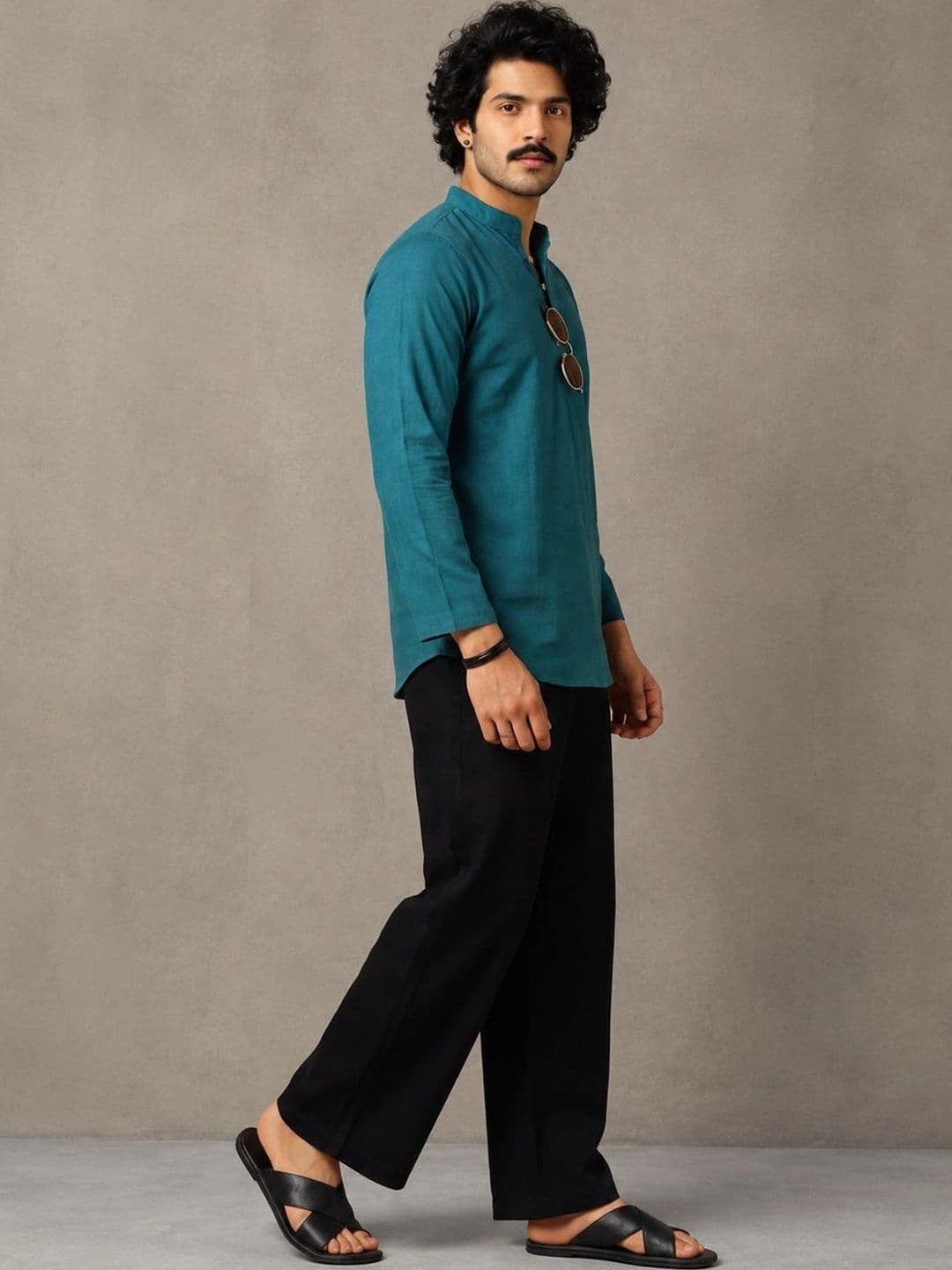 Navibhu Woven Design Solid Cotton Handloom Mandarin Collar Short Kurta thumbnail 4