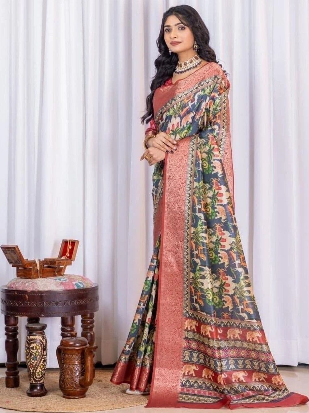 Sampada india Floral Silk Blend Saree thumbnail 5