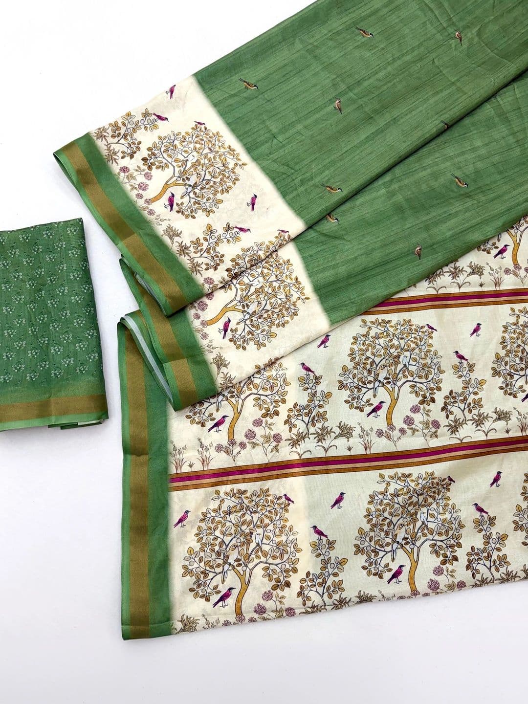 NARIVESH TRENDS Art Silk Saree thumbnail 4