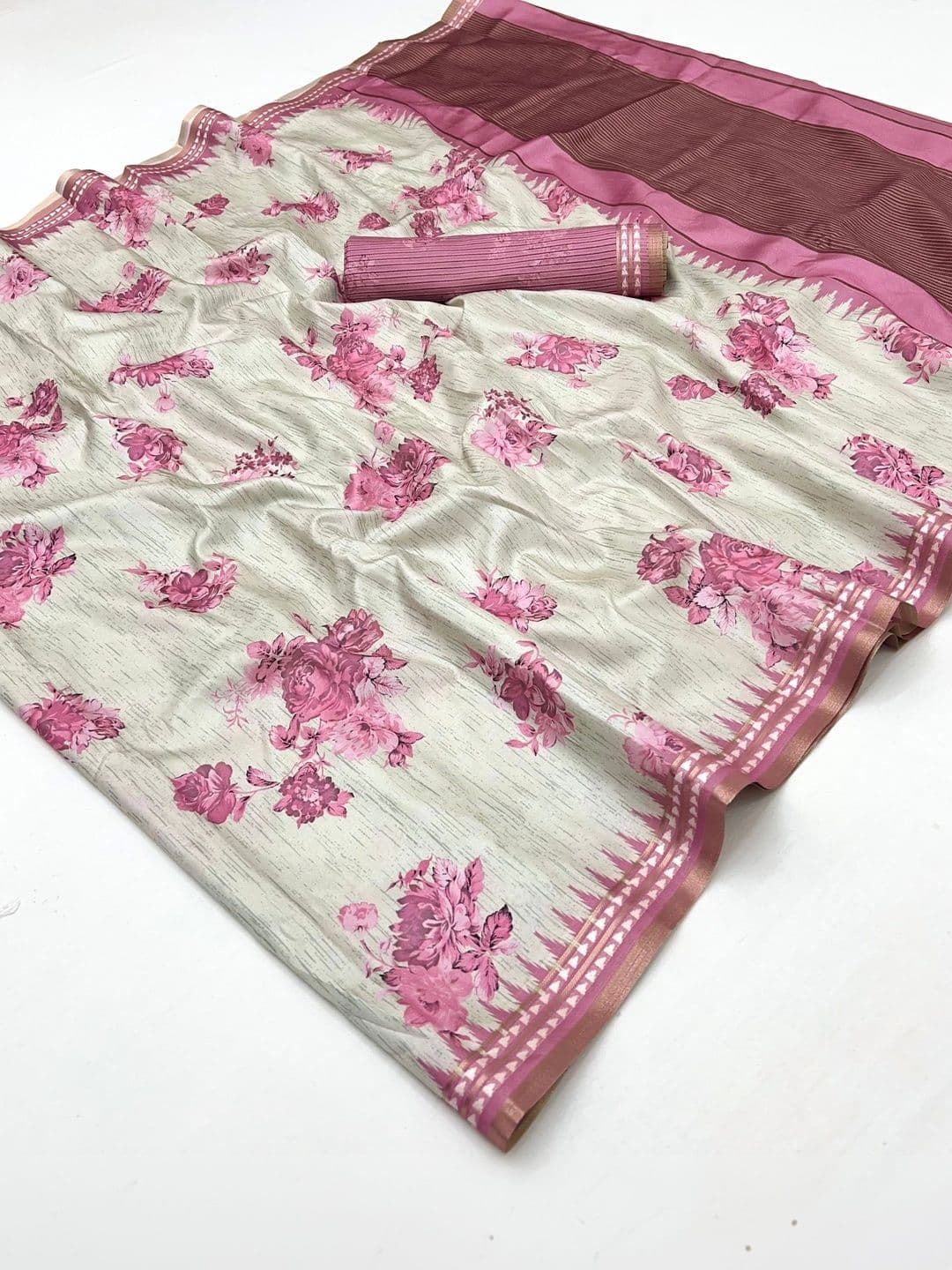 NARIVESH TRENDS Floral Art Silk Saree thumbnail 5