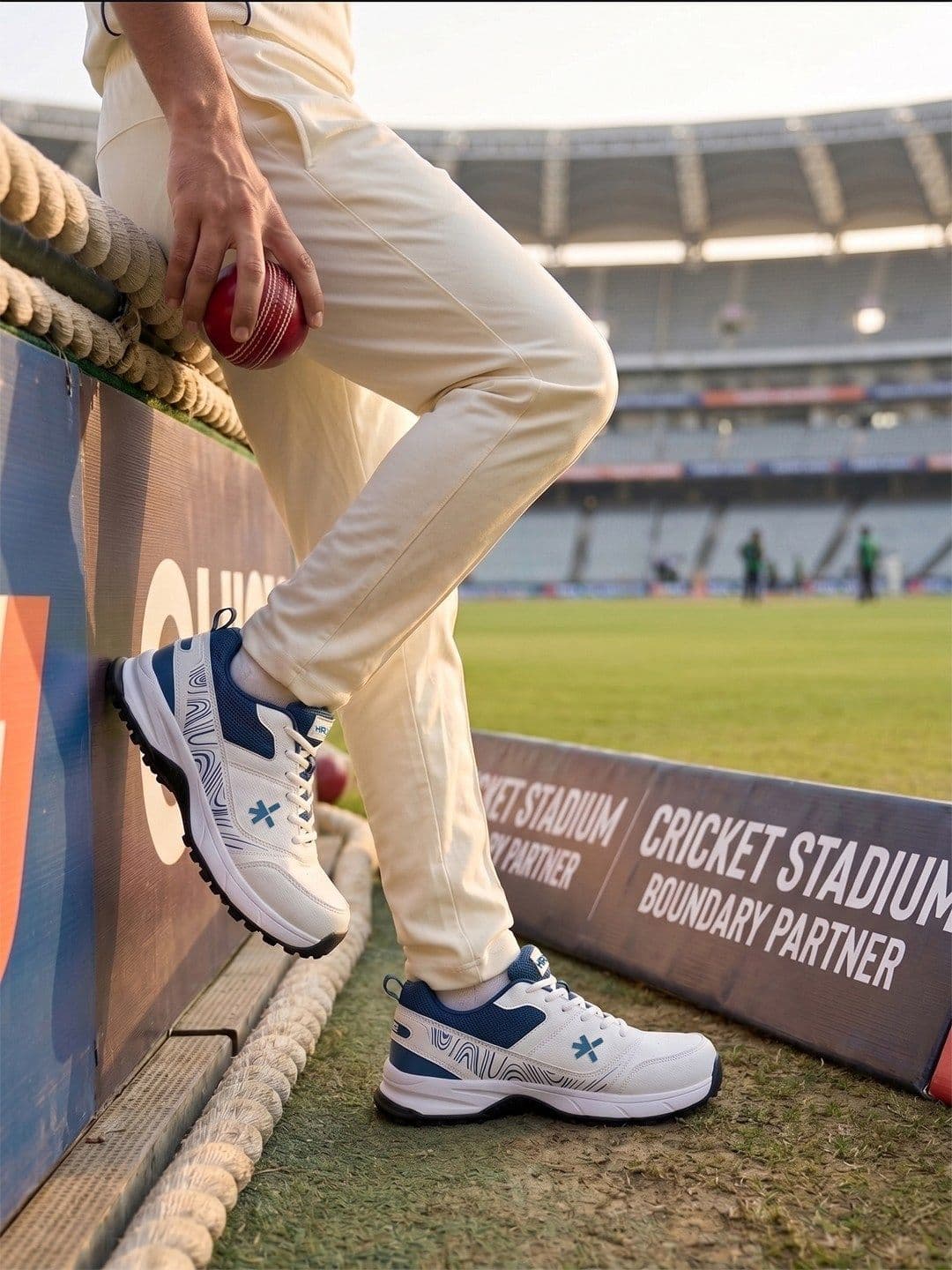 HRX by Hrithik Roshan Men Cricket Non-Marking Shoes thumbnail 5