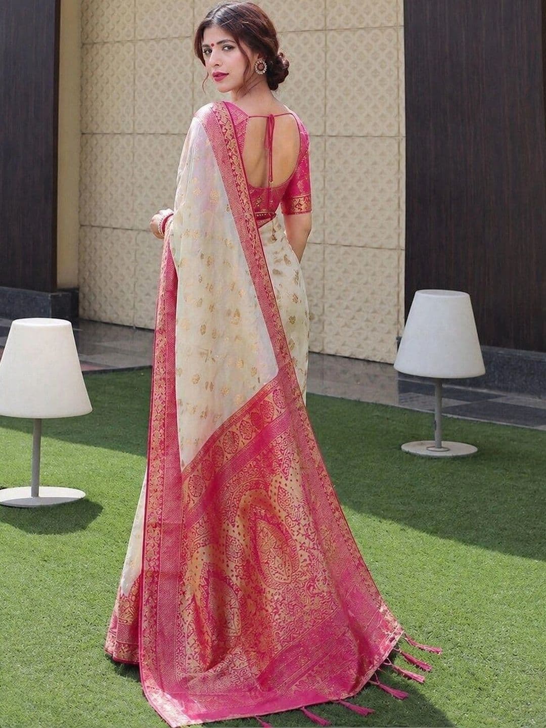 PAZVADI Woven Design Zari Silk Blend Designer Kanjeevaram Saree thumbnail 2