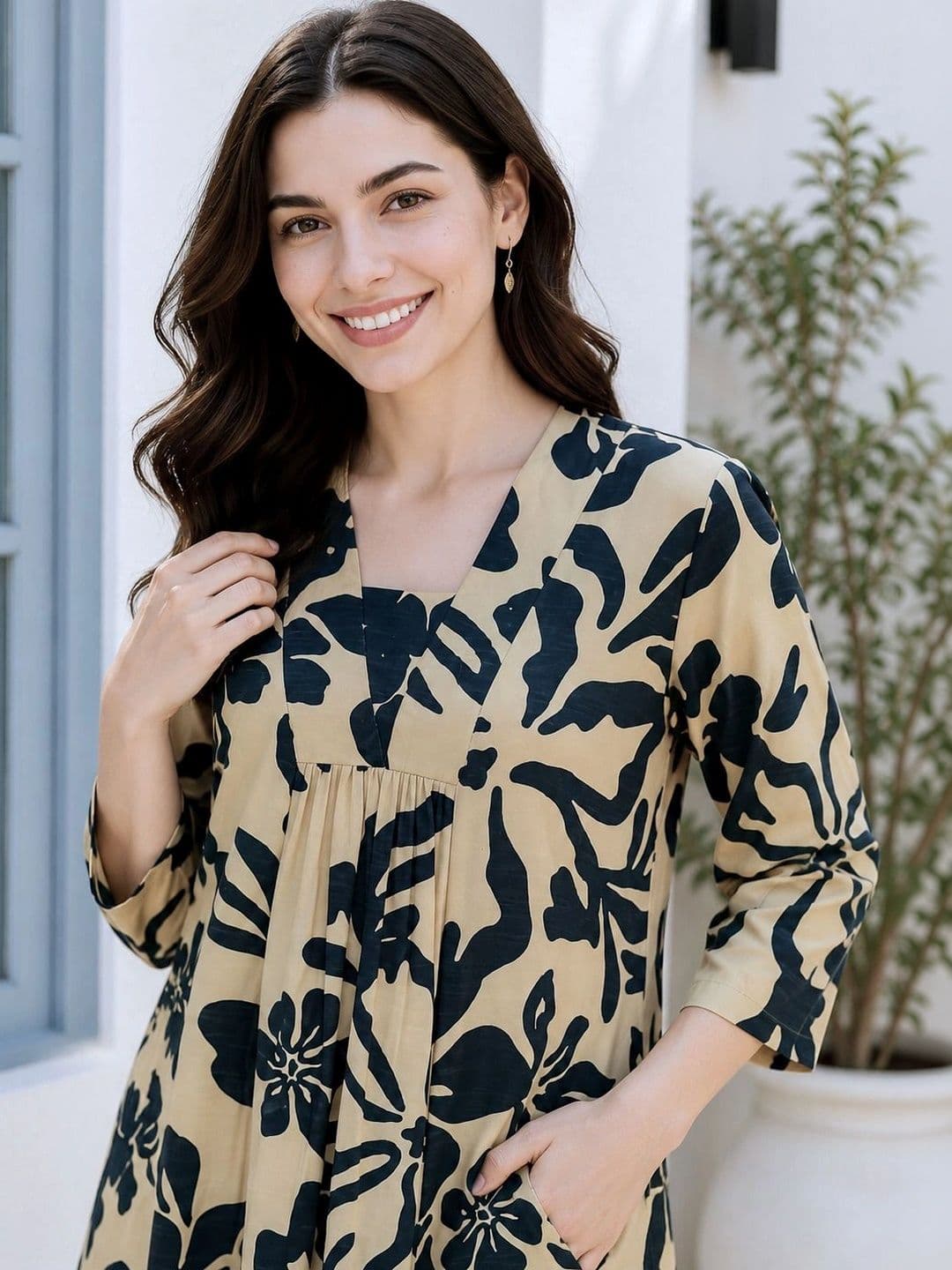 EVANORA Women Floral Printed Regular Kurta with Palazzos thumbnail 2
