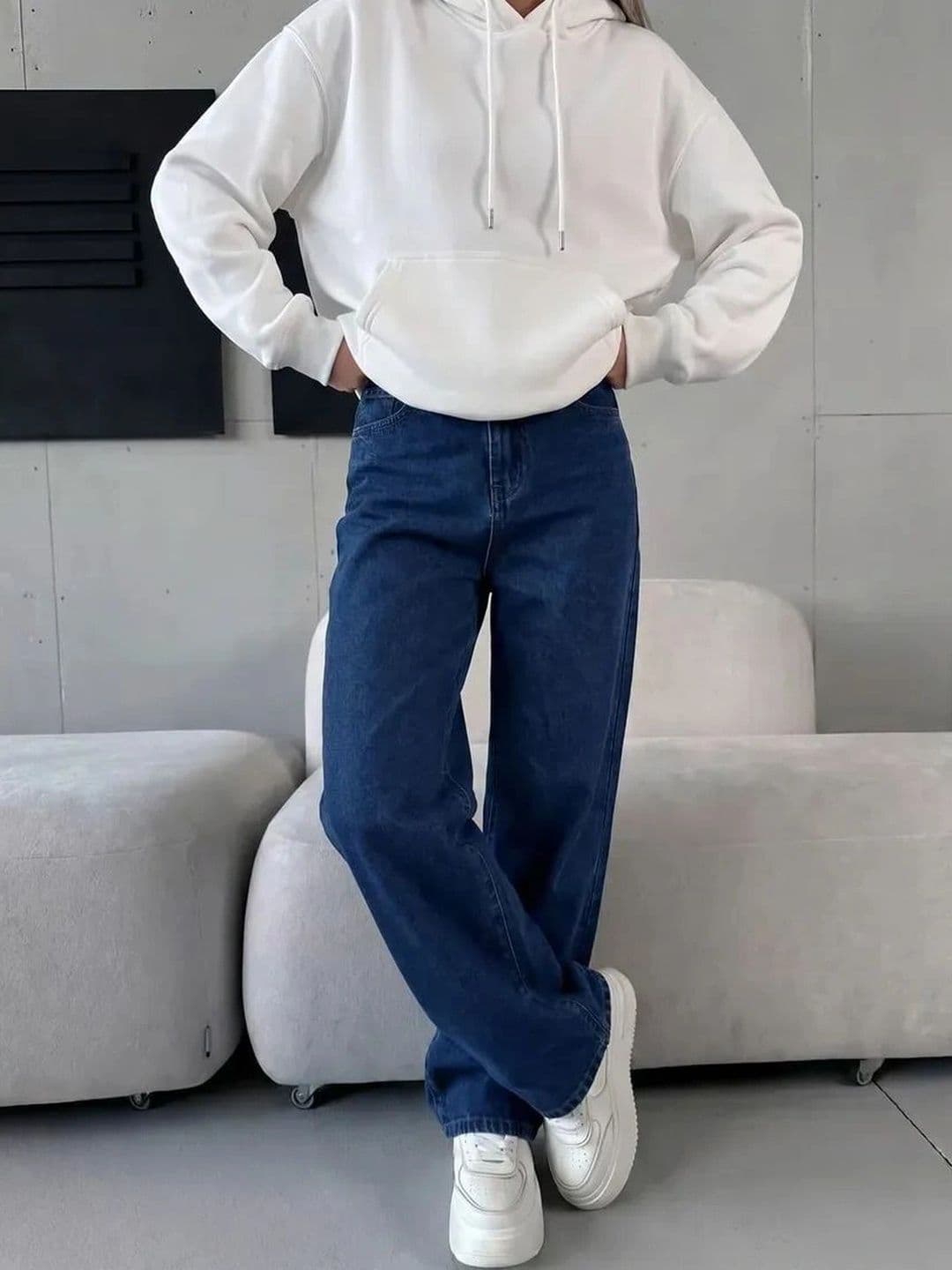 AAV2 Women Wide Leg High-Rise Light Fade Stretchable Jeans thumbnail 3