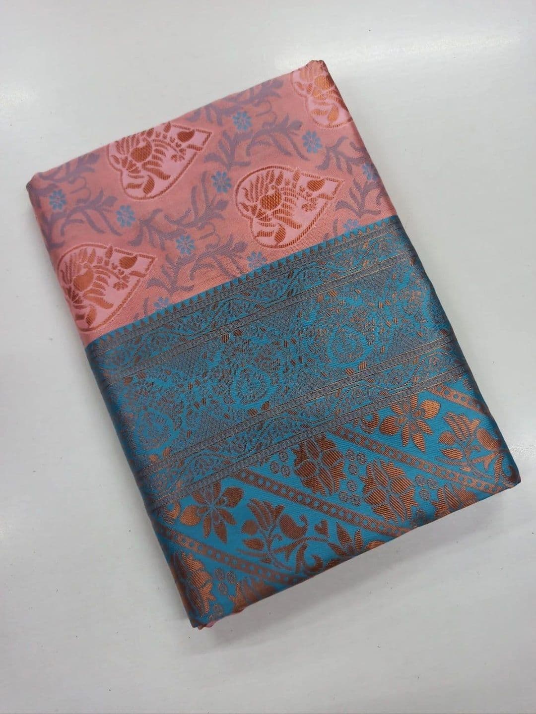 Milvia Ethnic Motifs Zari Silk Blend Designer Banarasi Saree thumbnail 4