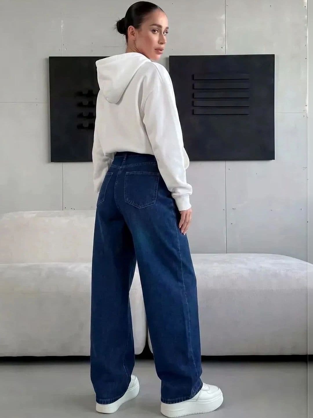 AAV2 Women Wide Leg High-Rise Light Fade Stretchable Jeans thumbnail 4