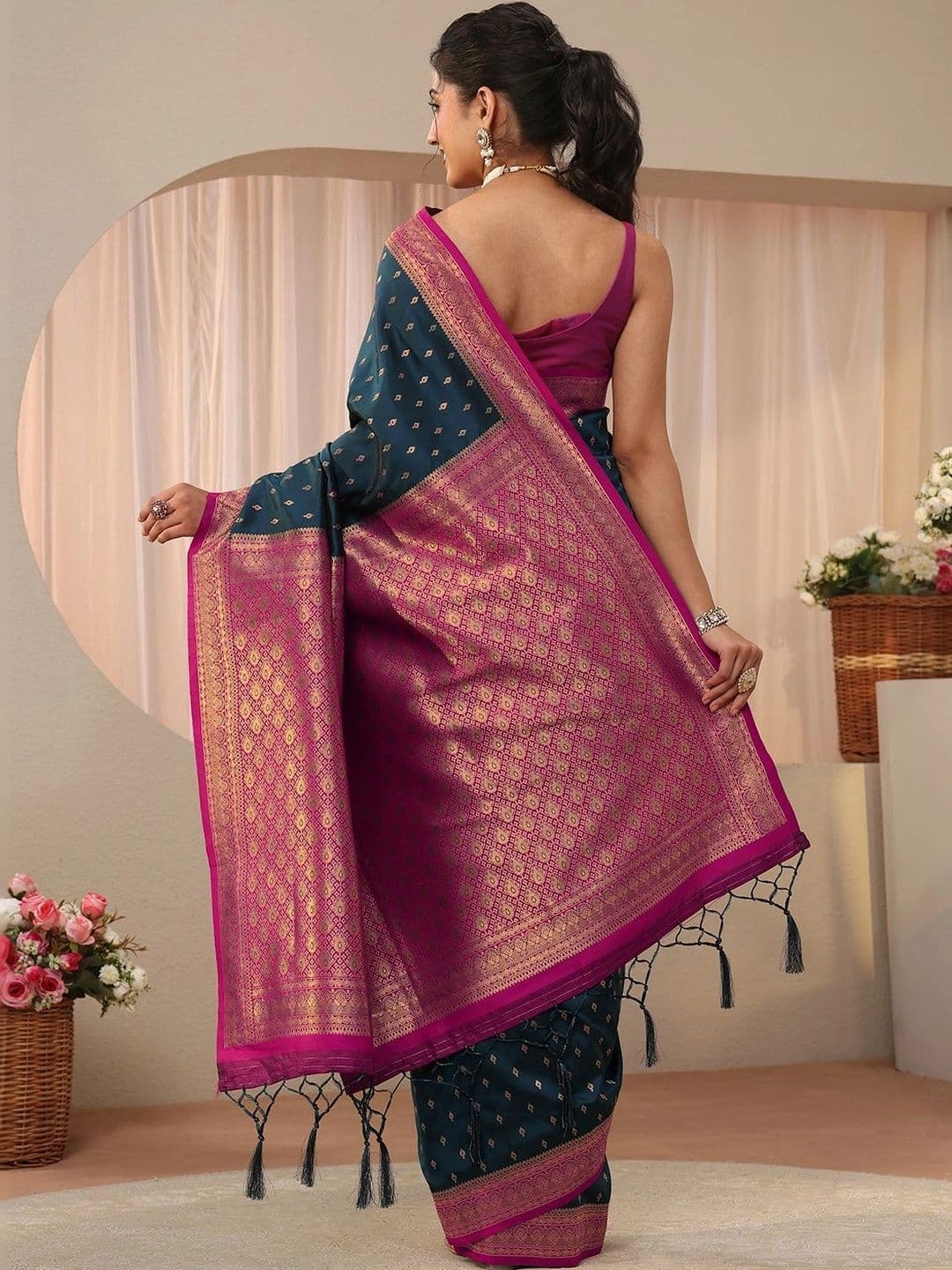 Libas Woven Design Zari Silk Blend Saree thumbnail 6