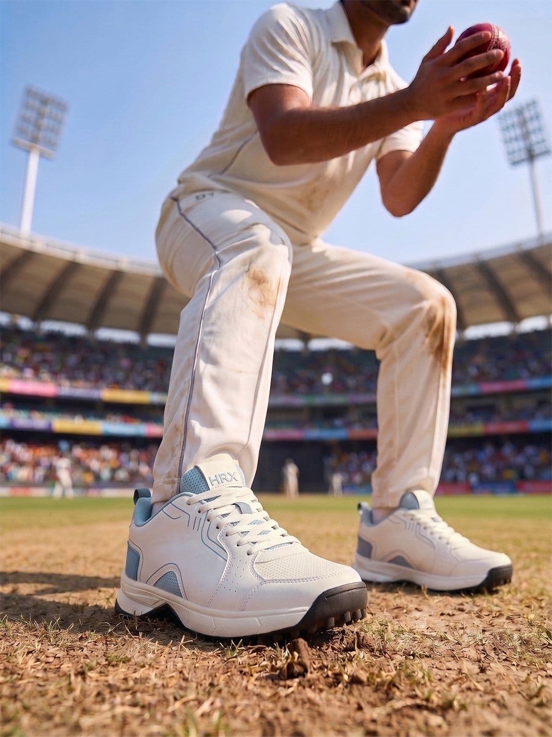 HRX by Hrithik Roshan Men Mesh Cricket Non-Marking Shoes thumbnail 3