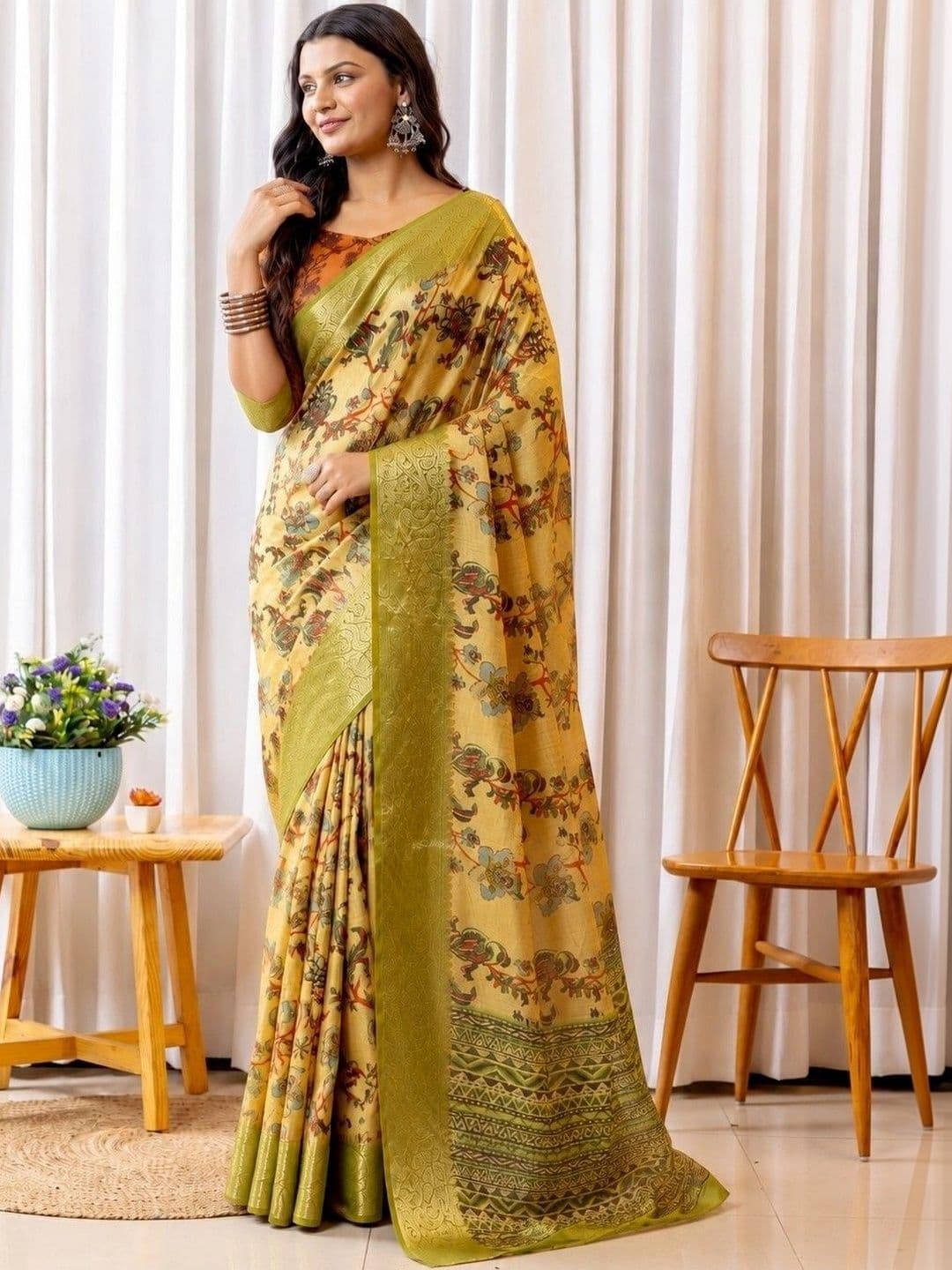 Sampada india Floral Silk Blend Saree thumbnail 5