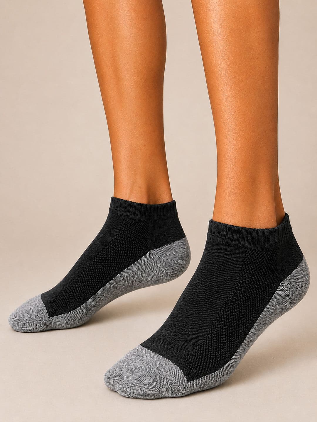 Roadster Men Pack of 3 Cotton Colourblocked Ankle Length Socks thumbnail 2