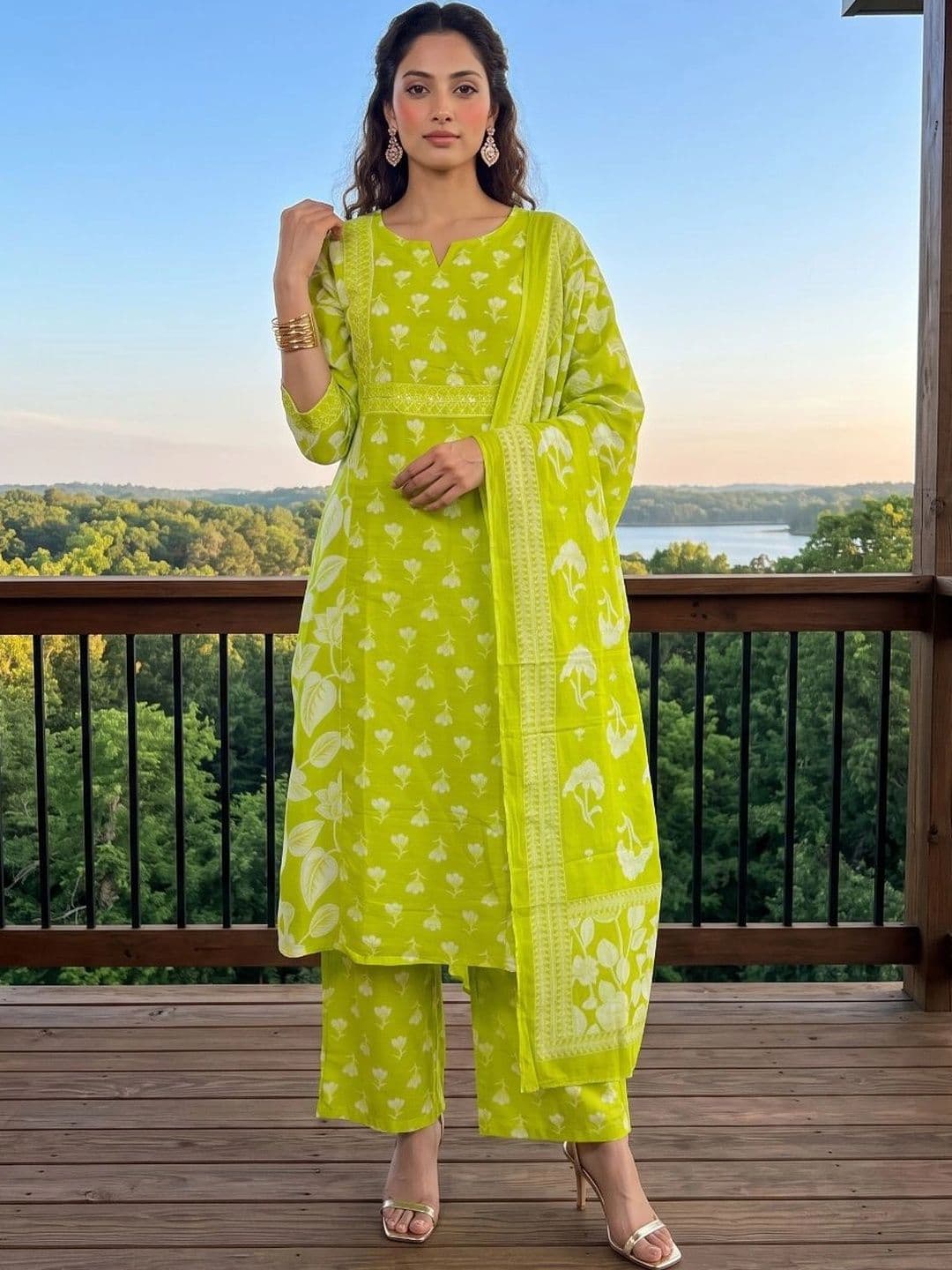 Sangria Women Floral Printed Regular Pure Cotton Kurta with Palazzos & With Dupatta thumbnail 2