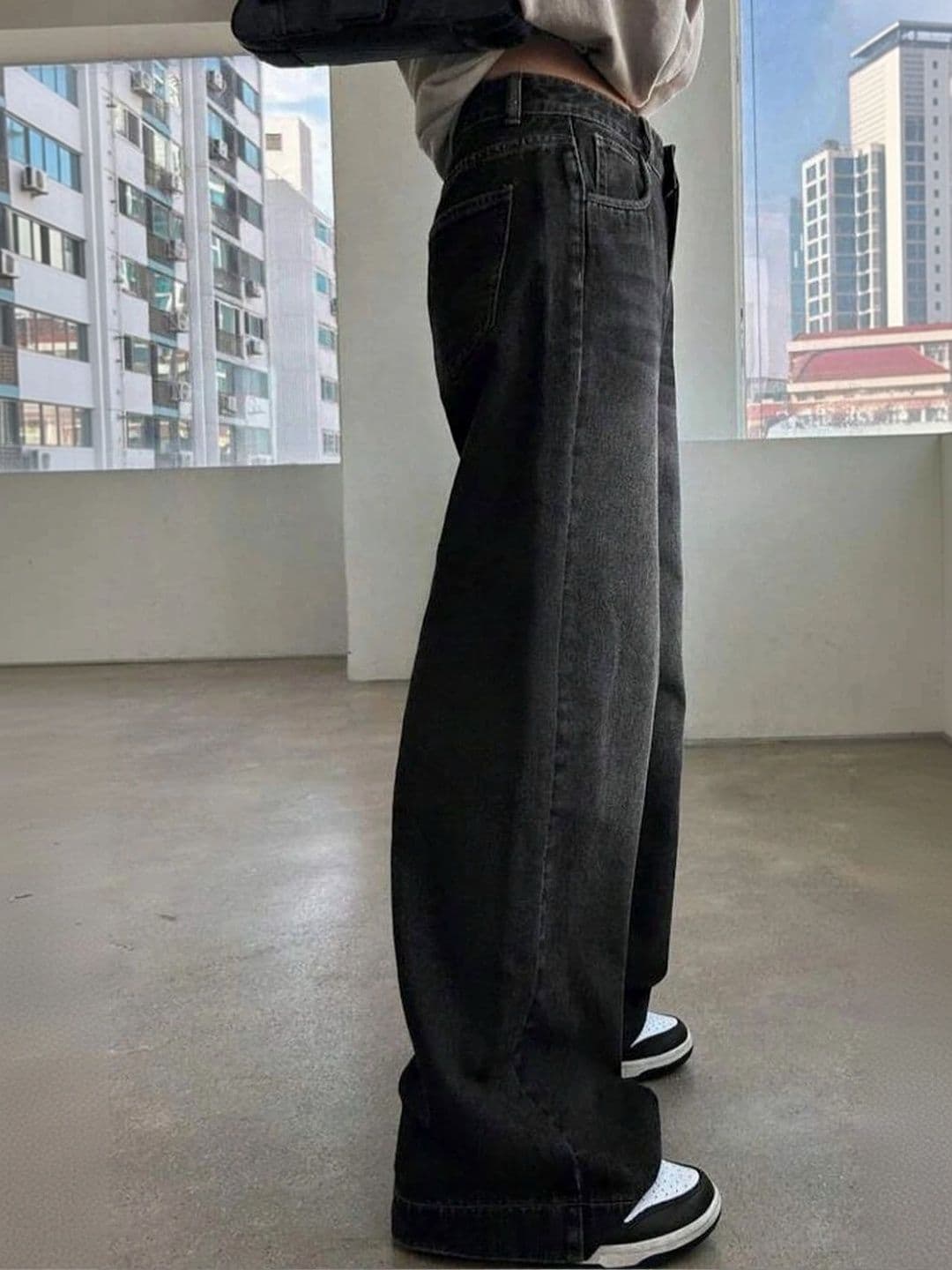 Encrypt Women High-Rise Light Fade Jeans thumbnail 4
